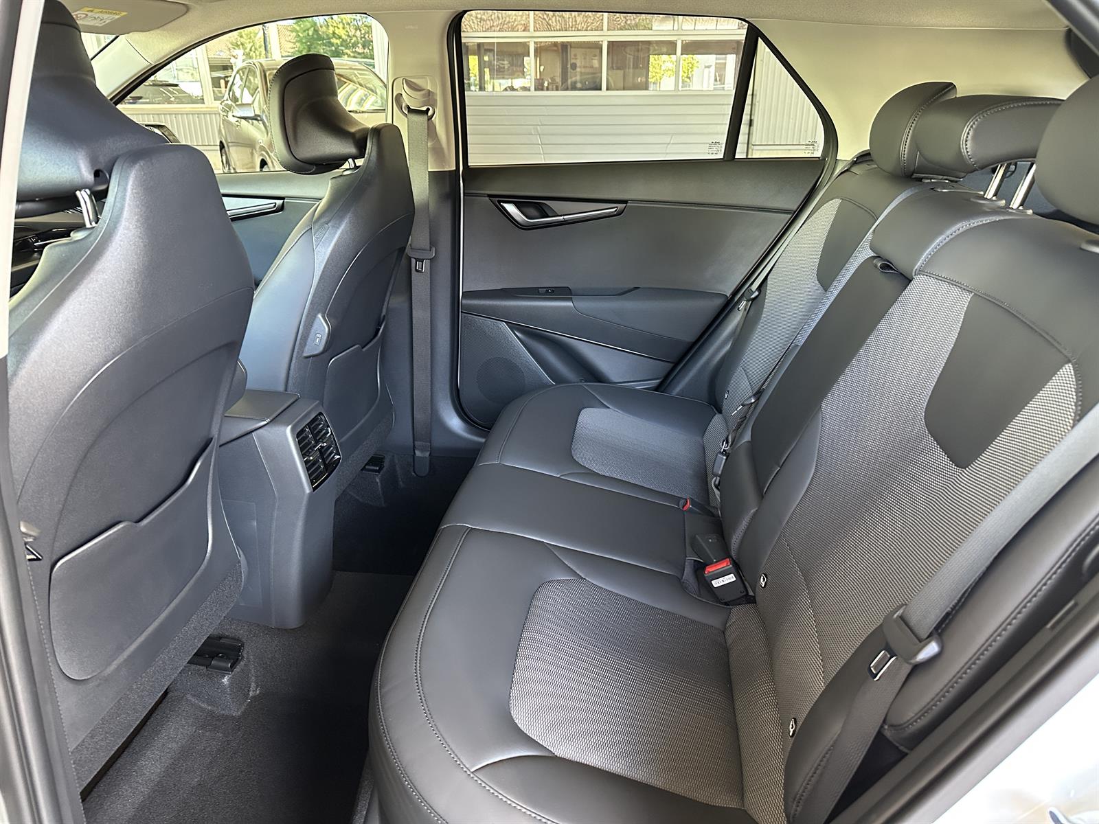KIA Niro 1.6 GDi Plug-in Hybrid Power Edition-image-6