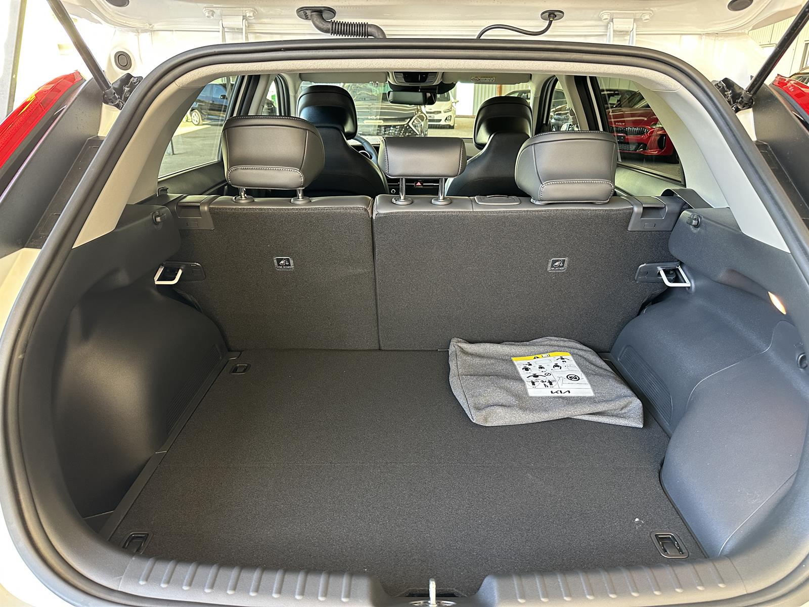 KIA Niro 1.6 GDi Plug-in Hybrid Power Edition-image-5