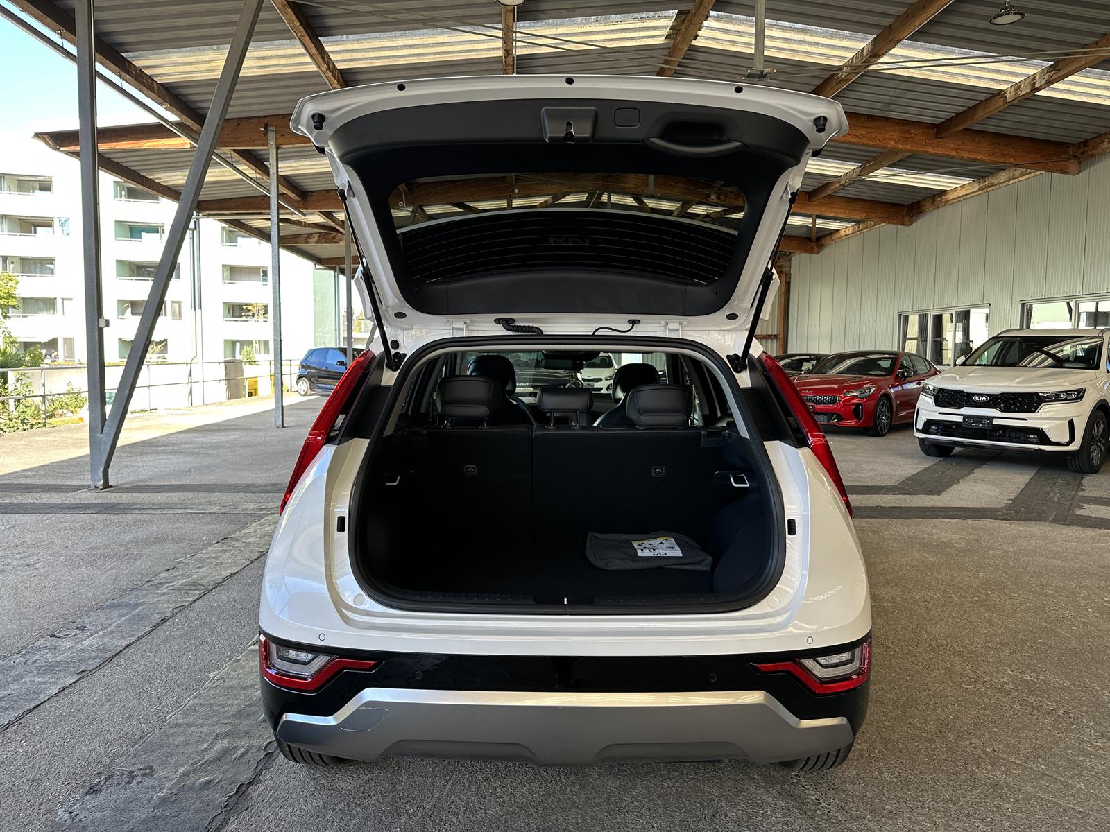 KIA Niro 1.6 GDi Plug-in Hybrid Power Edition-image-4
