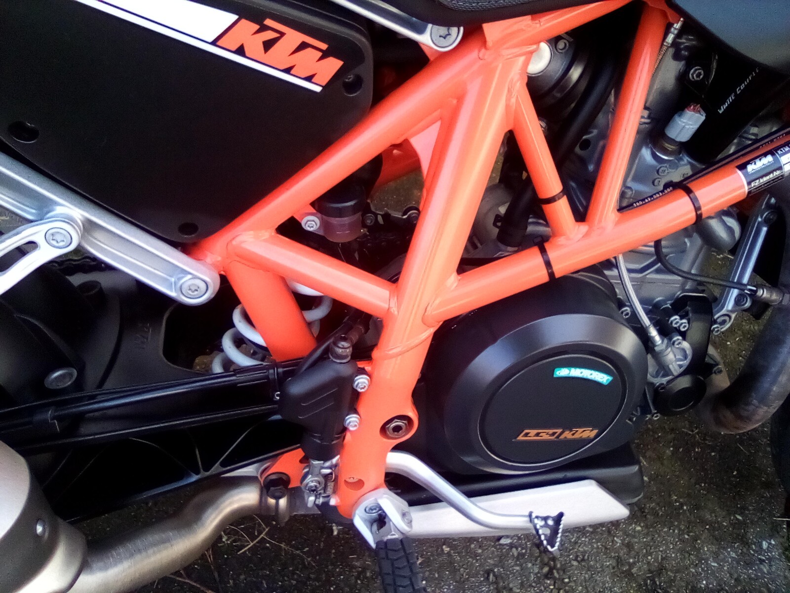 KTM 690 Duke ABS (35kW)-image-2