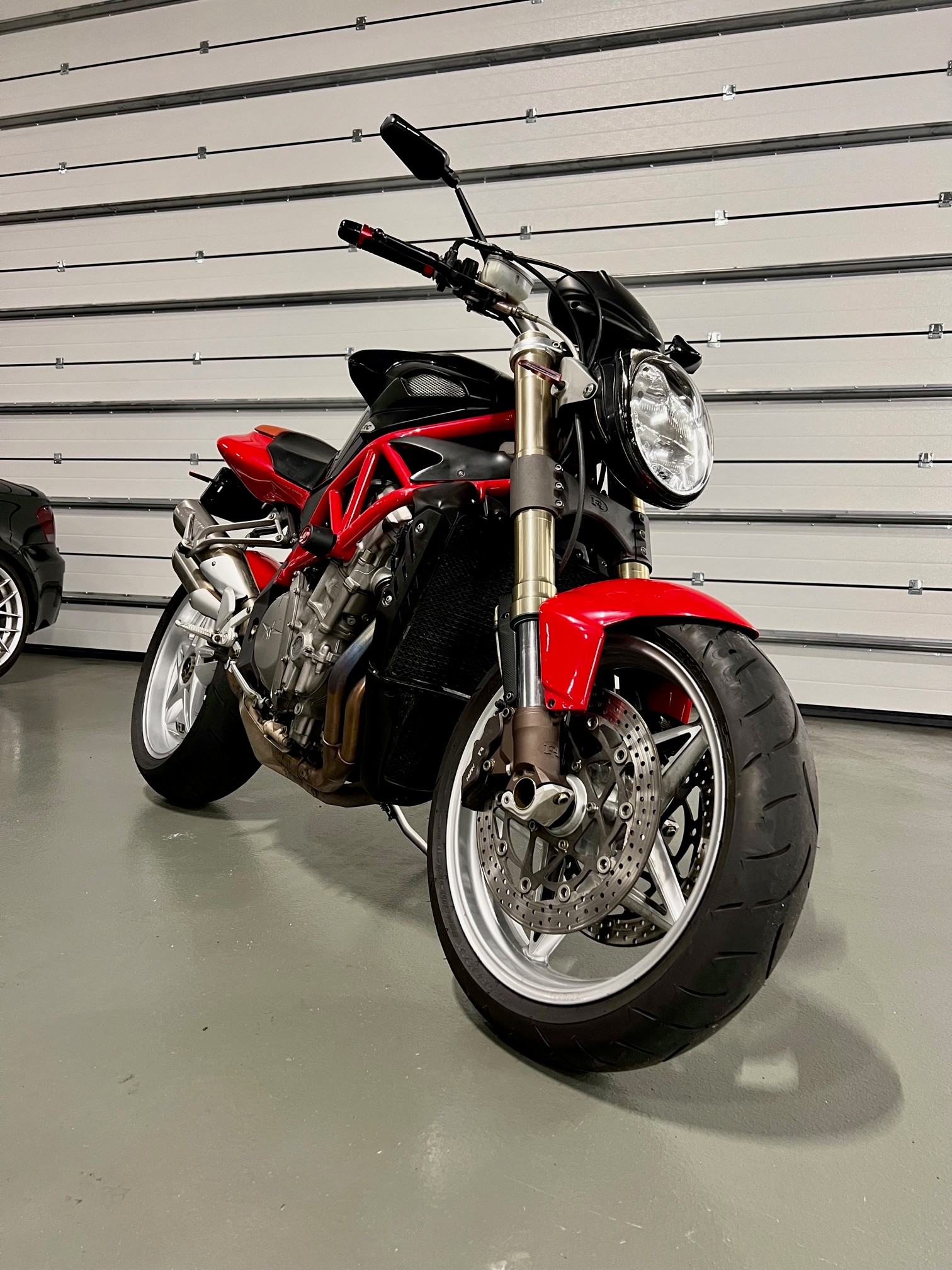 MV AGUSTA B4 Brutale 910-image-1