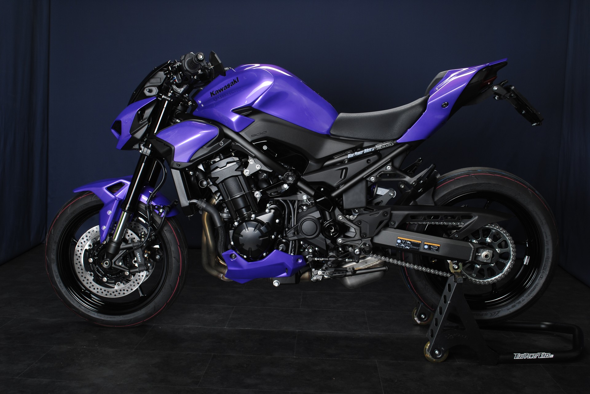 KAWASAKI Z 900 (70kW) MY25 - Sonderumbau-image-10