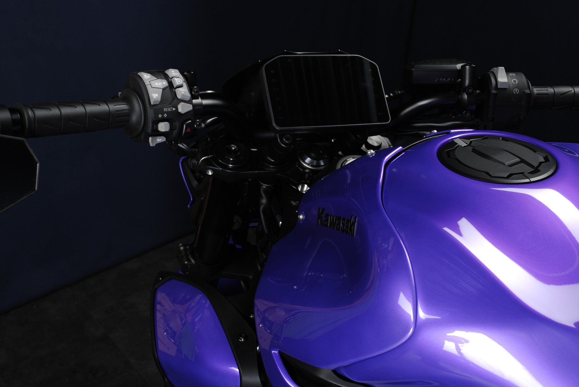 KAWASAKI Z 900 (70kW) MY25 - Sonderumbau-image-15