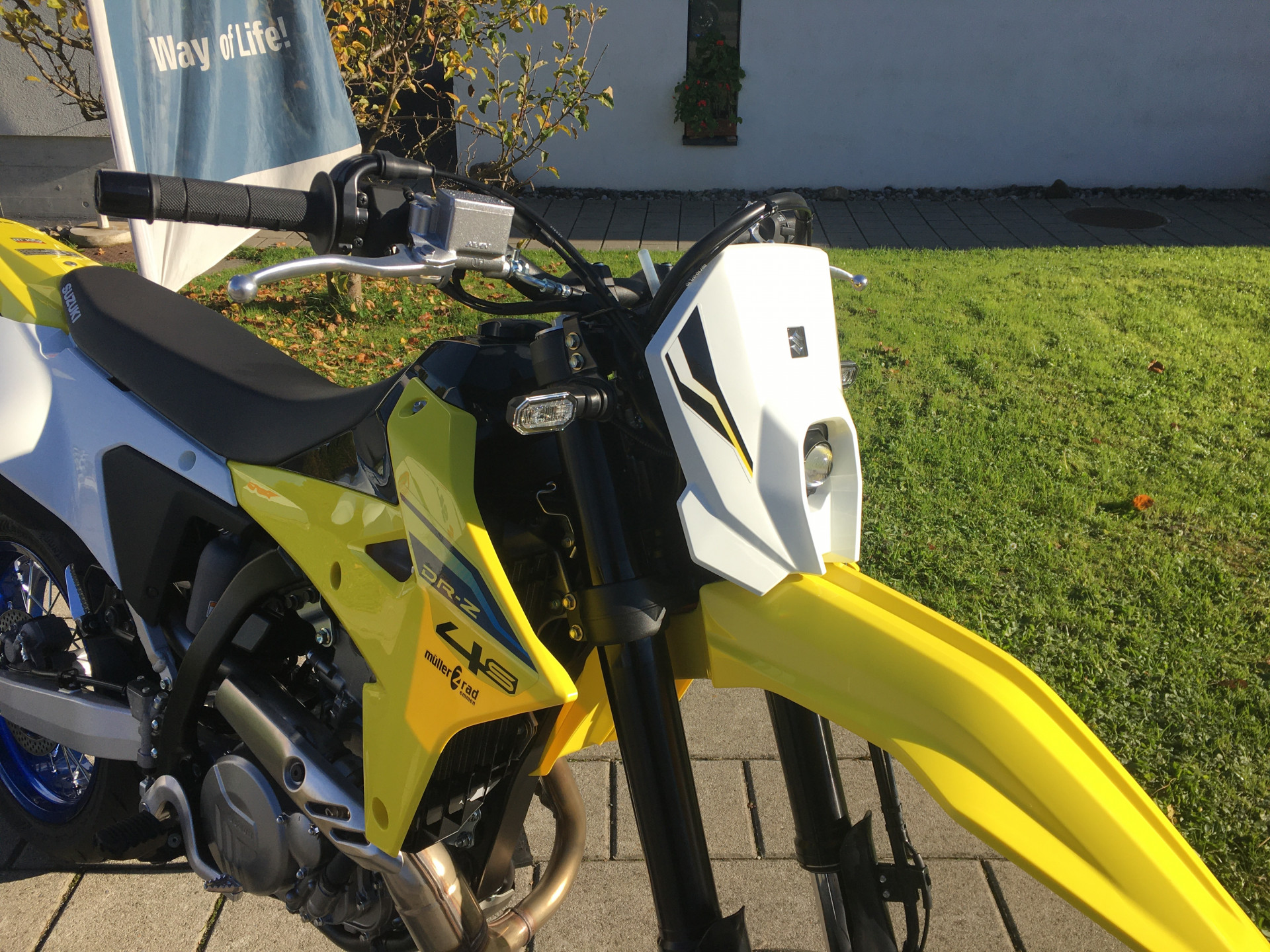 SUZUKI DR-Z 400-image-1