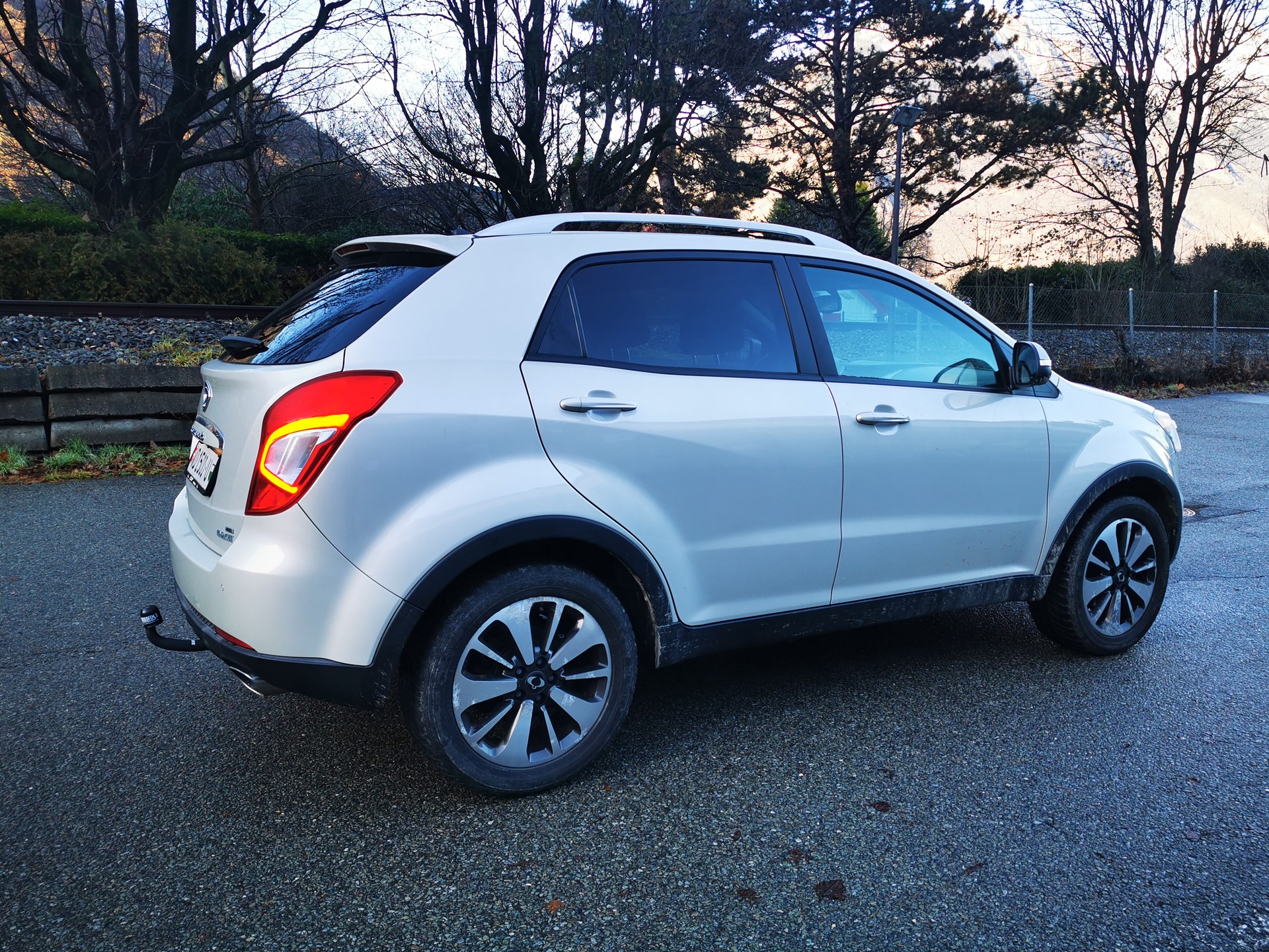 KGM-SsangYong Korando 2.0 e-XDI Sapphire 4WD-image-11