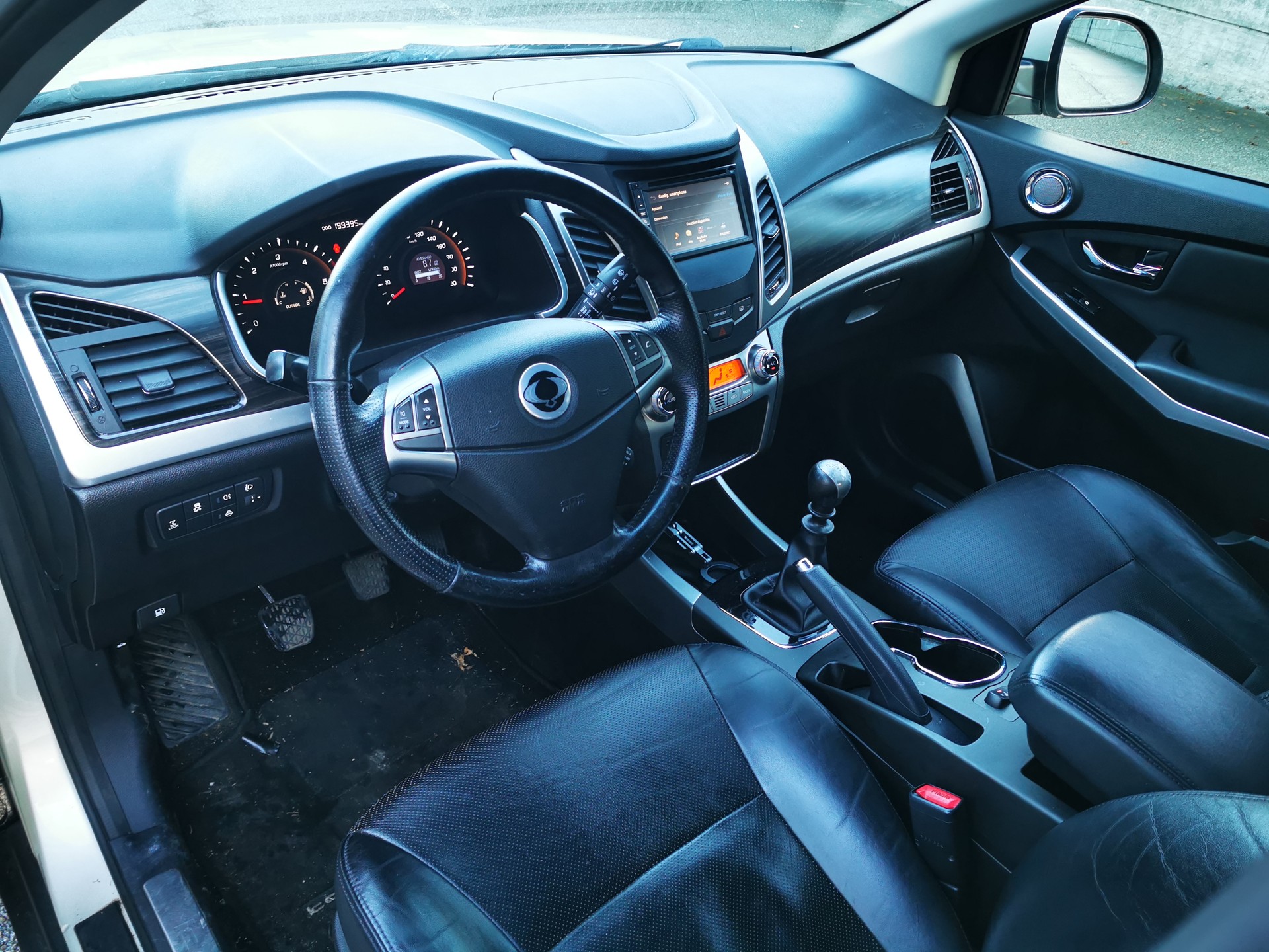 KGM-SsangYong Korando 2.0 e-XDI Sapphire 4WD-image-5