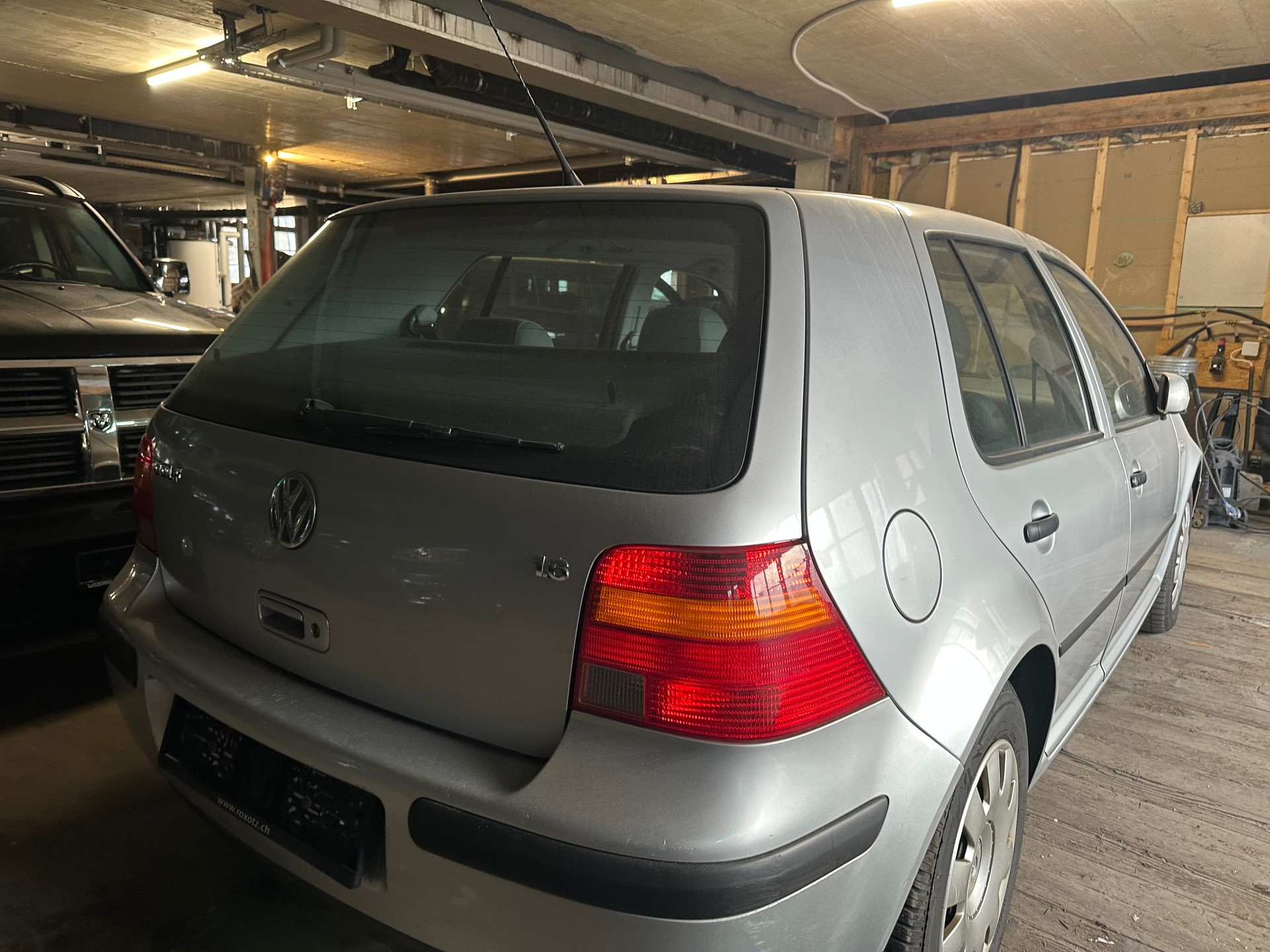 VW Golf 1.6 Comfortline Automatic-image-4