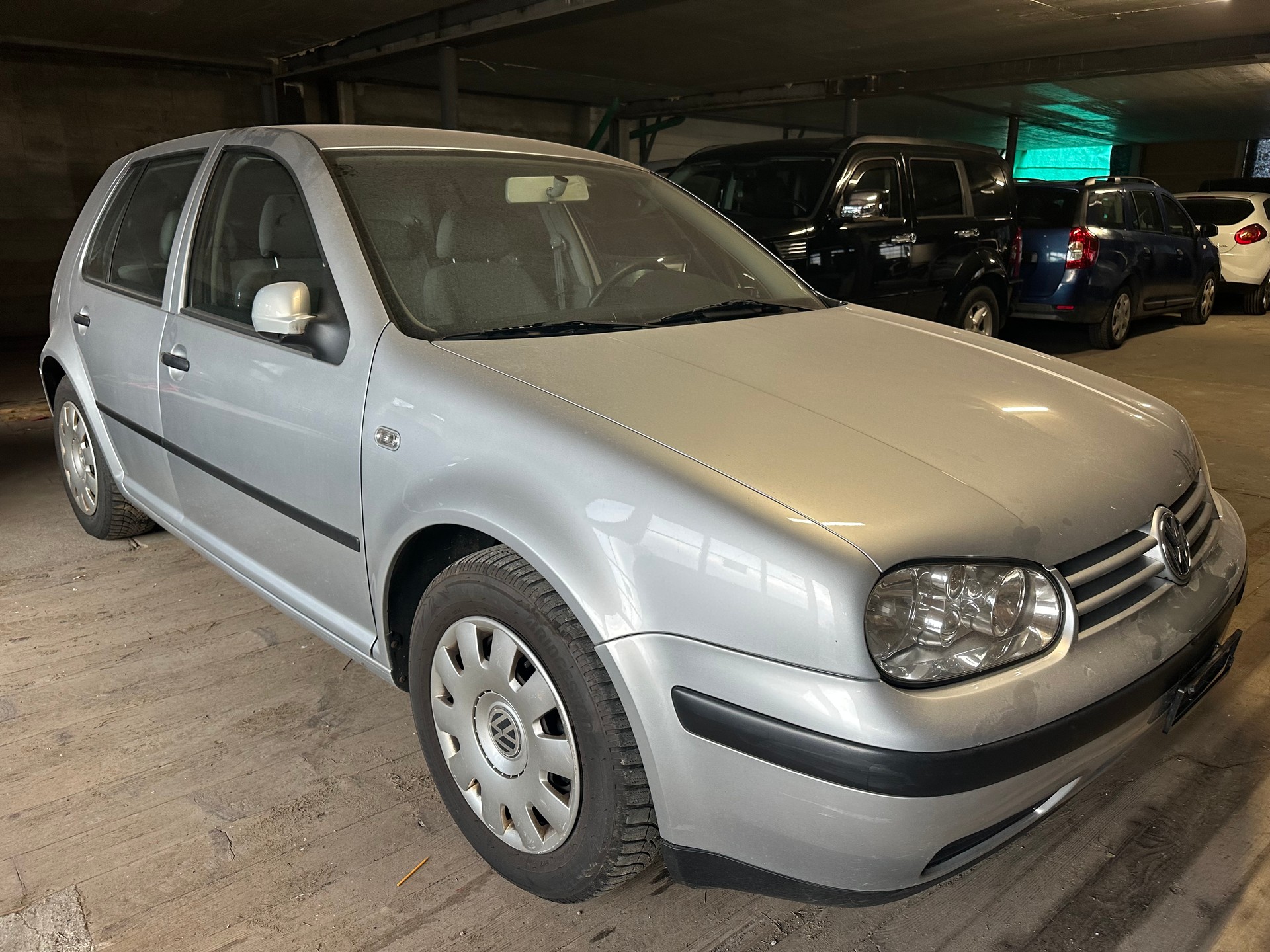 VW Golf 1.6 Comfortline Automatic-image-1