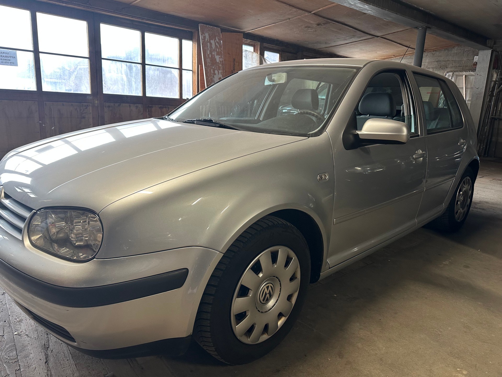 VW Golf 1.6 Comfortline Automatic-image-2