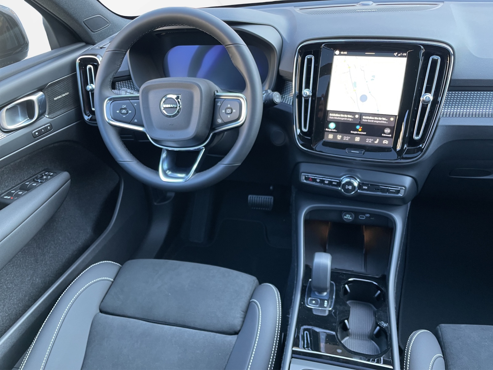 VOLVO EX40 Twin XCENTRIC Edition AWD-image-12