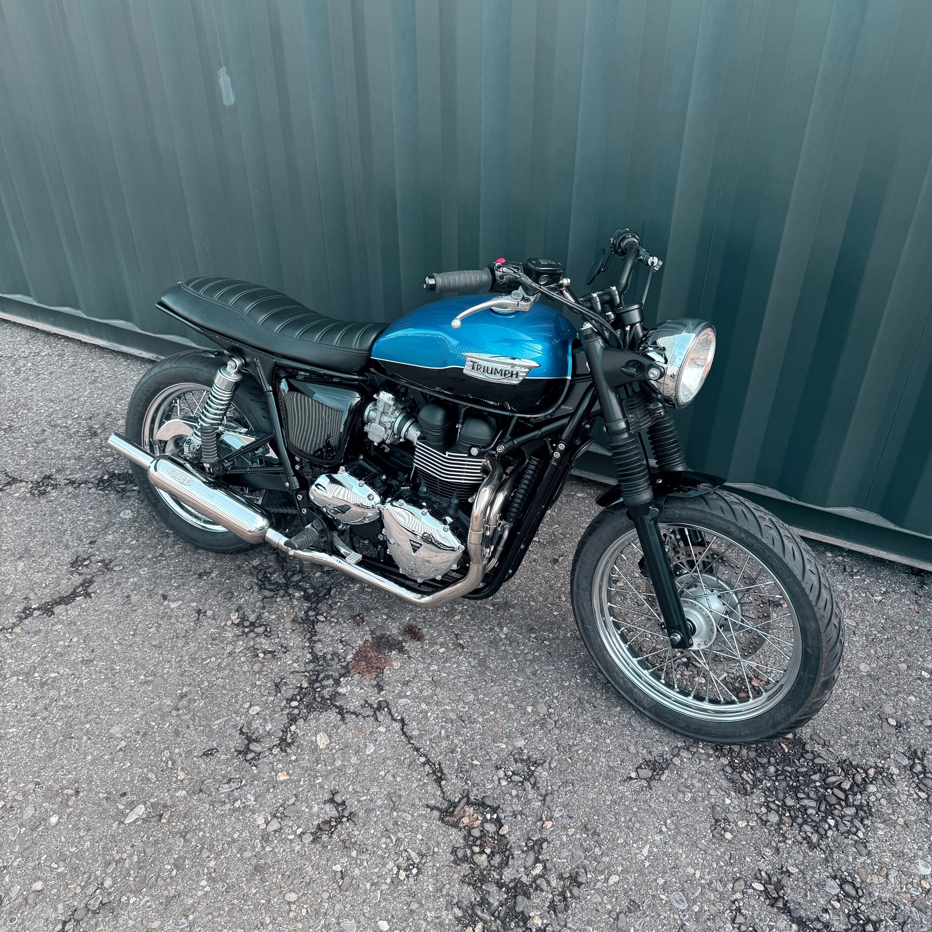 TRIUMPH Bonneville 900 i T 100-image-8