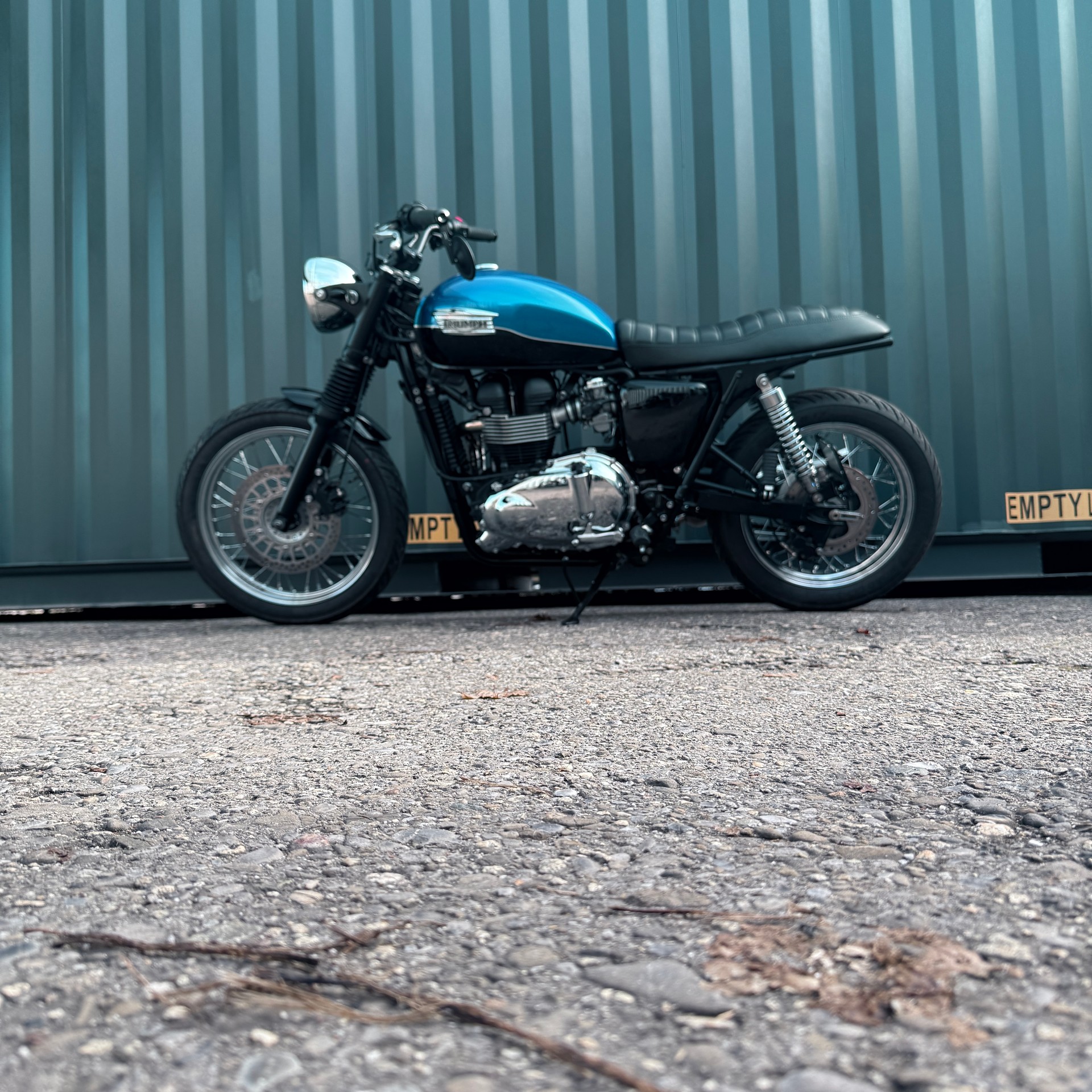 TRIUMPH Bonneville 900 i T 100-image-3