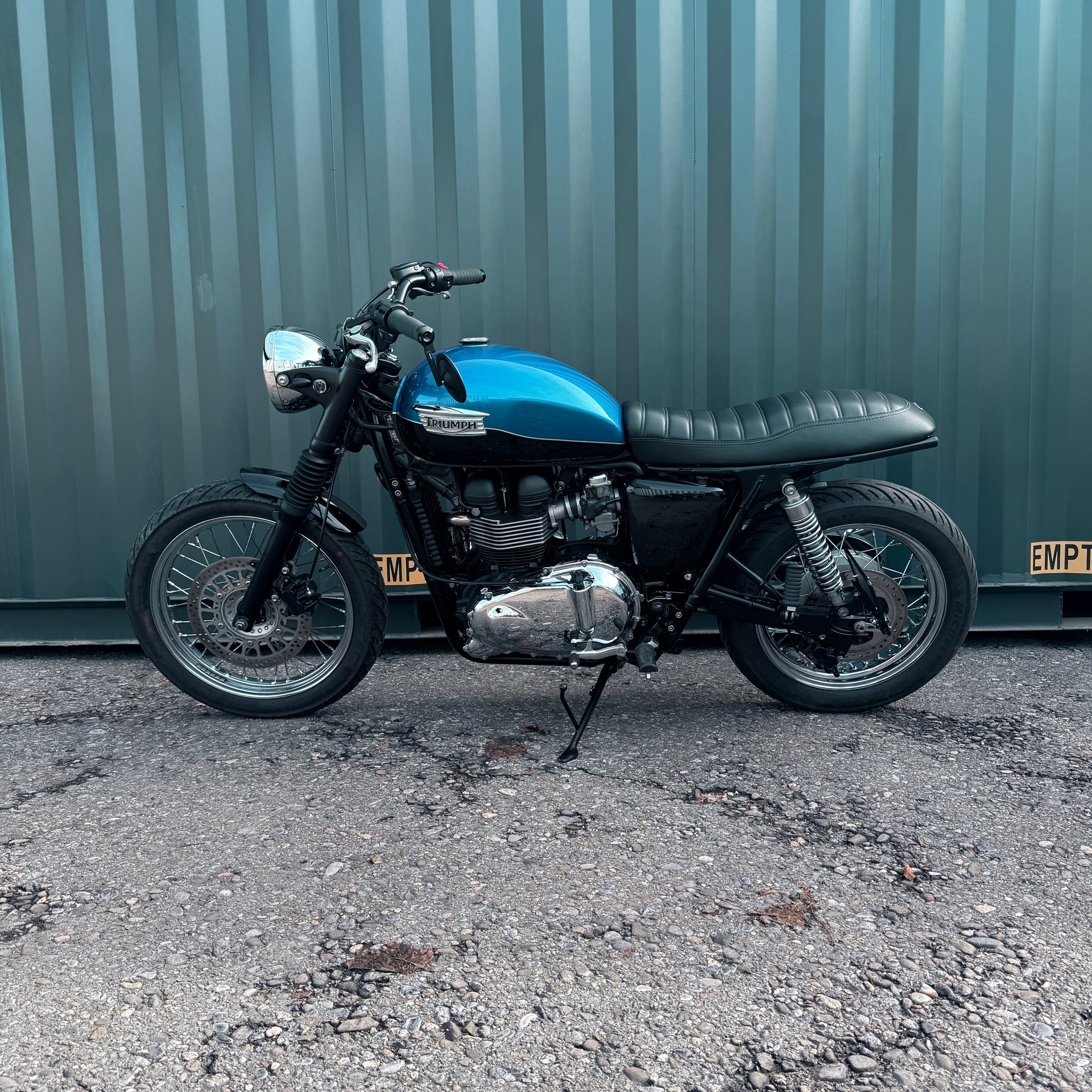 TRIUMPH Bonneville 900 i T 100-image-13