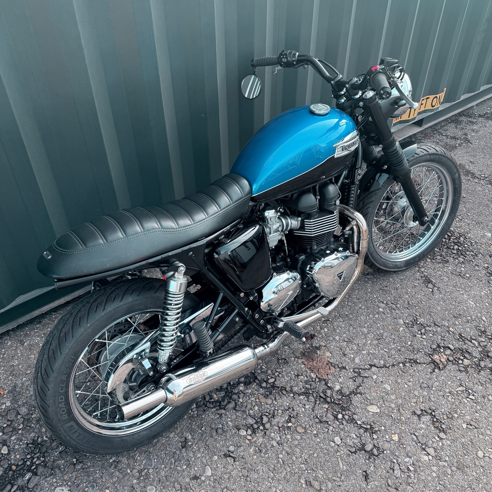 TRIUMPH Bonneville 900 i T 100-image-4