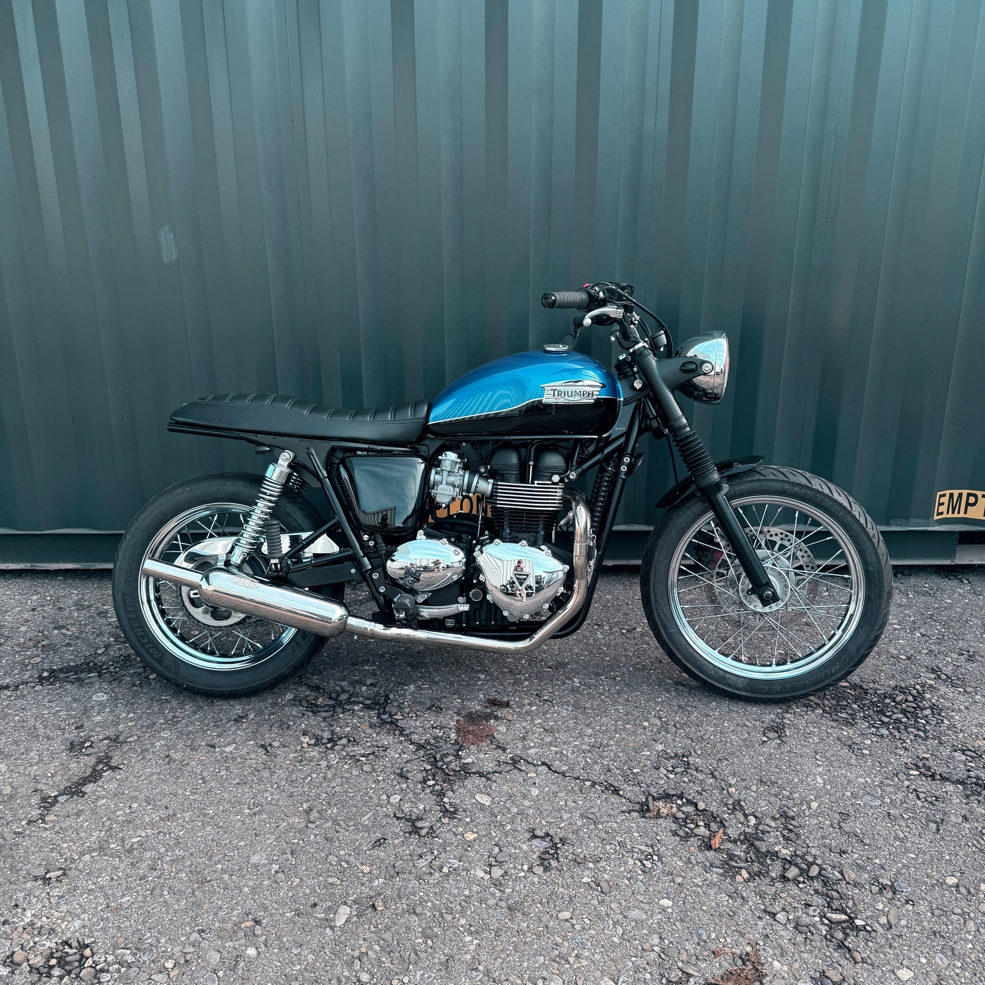 TRIUMPH Bonneville 900 i T 100-image-6