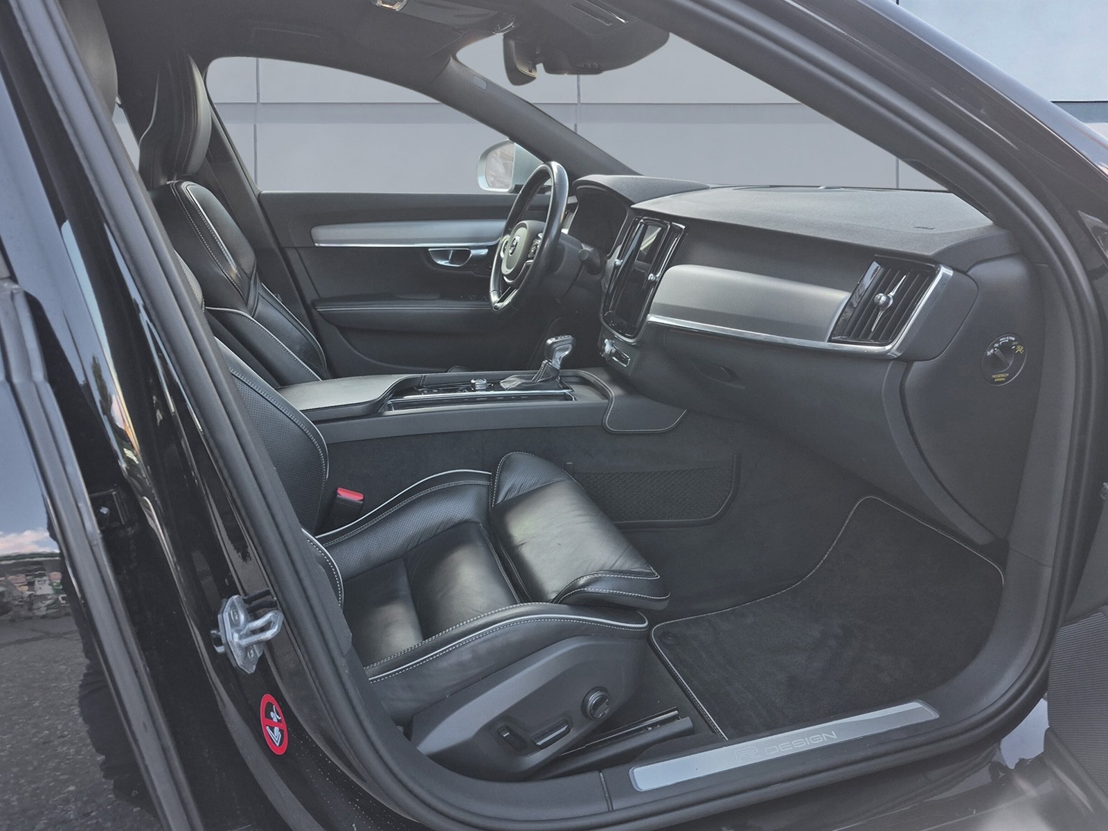 VOLVO S90 2.0 T5 R-Design-image-12