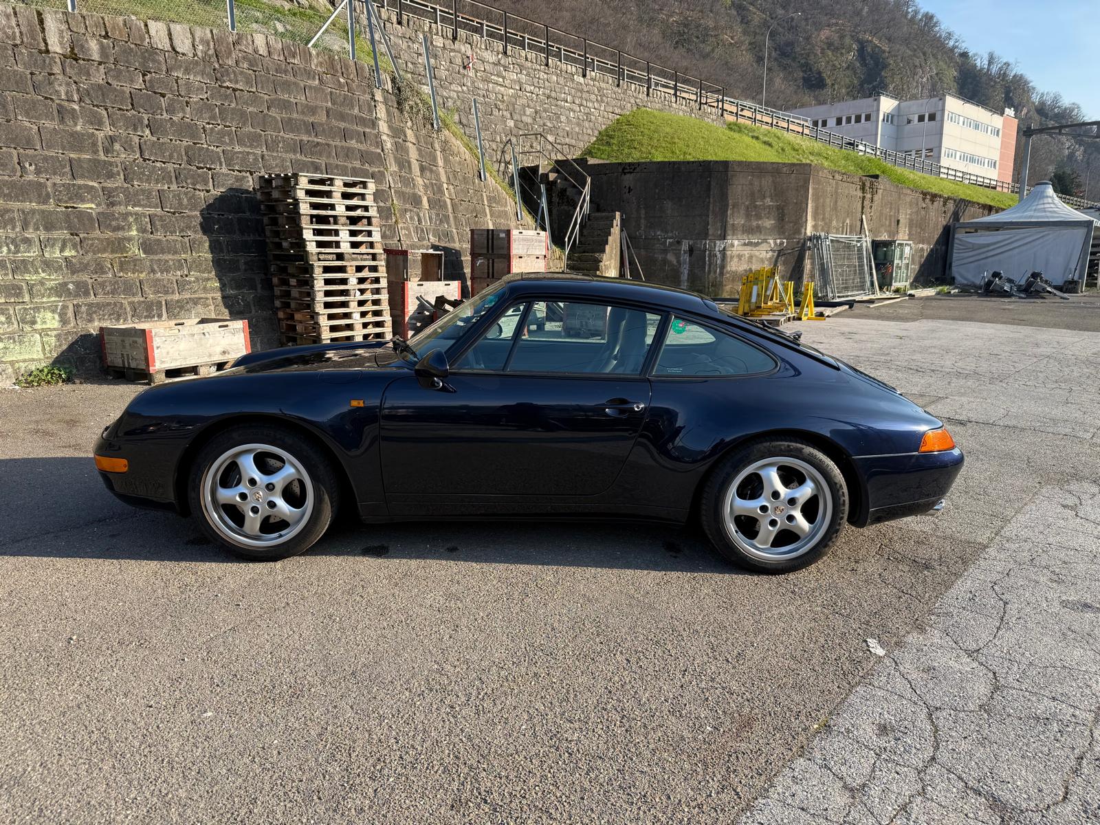 PORSCHE 911 Carrera-image-7