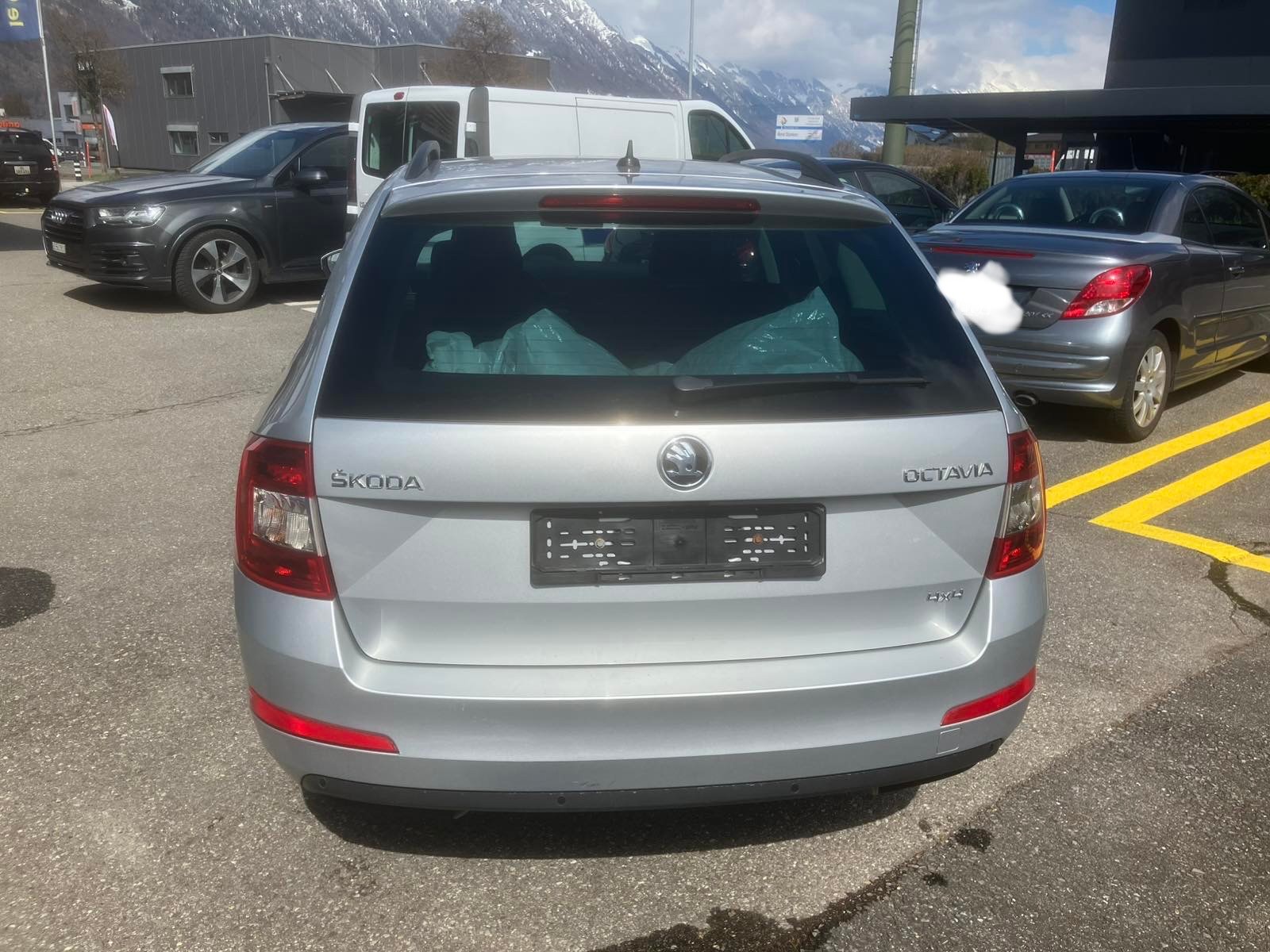 SKODA Octavia Combi 2.0 TDI Ambition 4x4 DSG-image-4