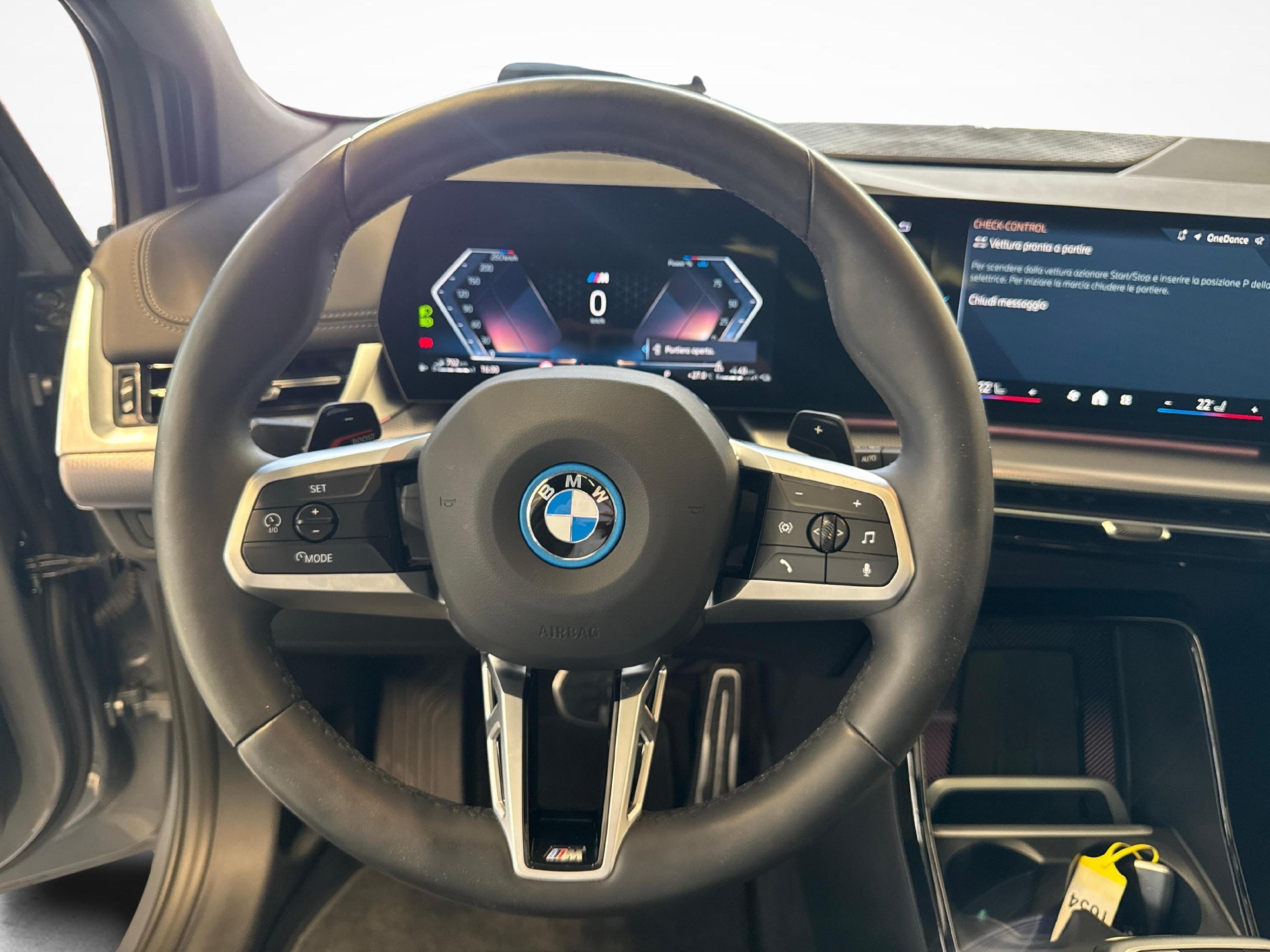 BMW 225e xDrive paddles Active Tourer-image-14