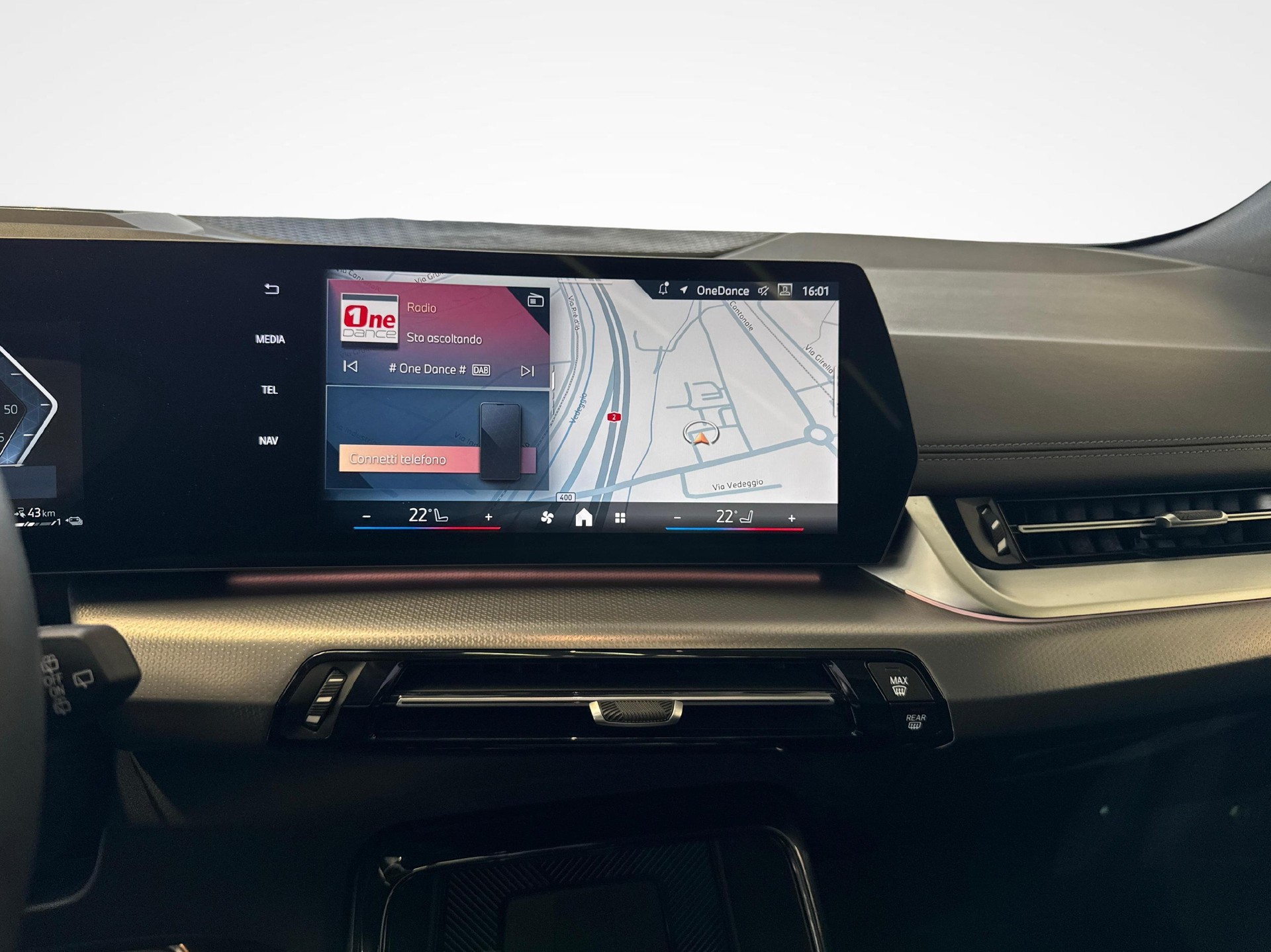 BMW 225e xDrive paddles Active Tourer-image-15