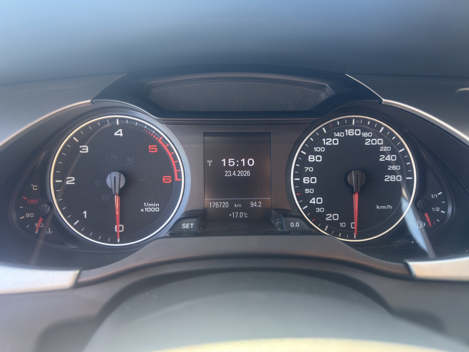 AUDI A4 Limousine 2.7 TDI multitronic-image-9