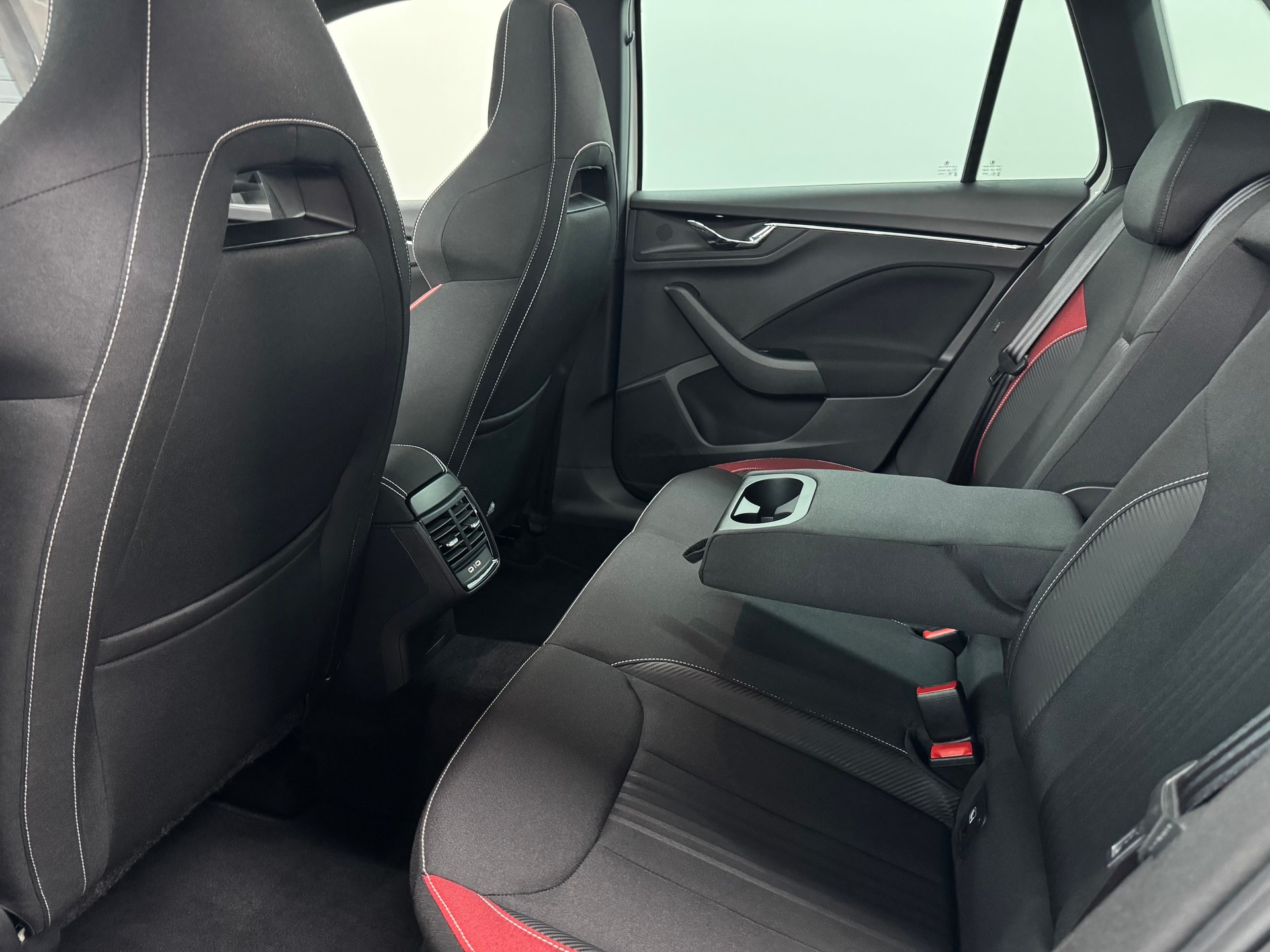 SKODA Kamiq 1.5 TSI Monte Carlo DSG-image-20