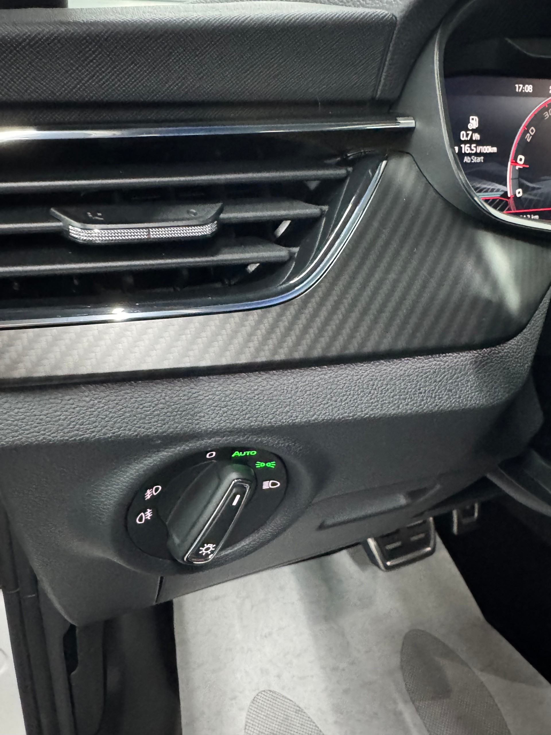 SKODA Kamiq 1.5 TSI Monte Carlo DSG-image-30