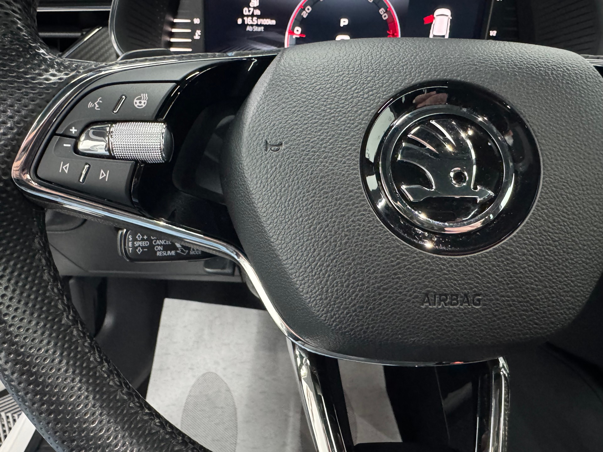 SKODA Kamiq 1.5 TSI Monte Carlo DSG-image-25