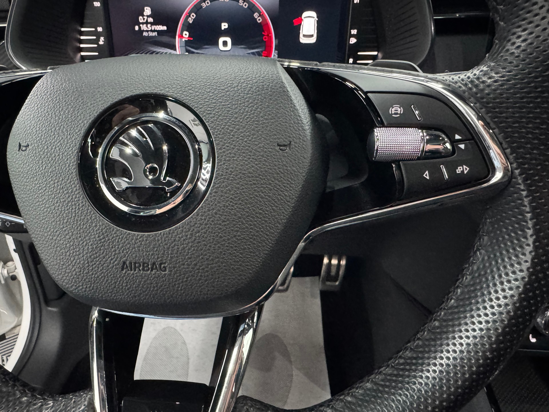 SKODA Kamiq 1.5 TSI Monte Carlo DSG-image-26