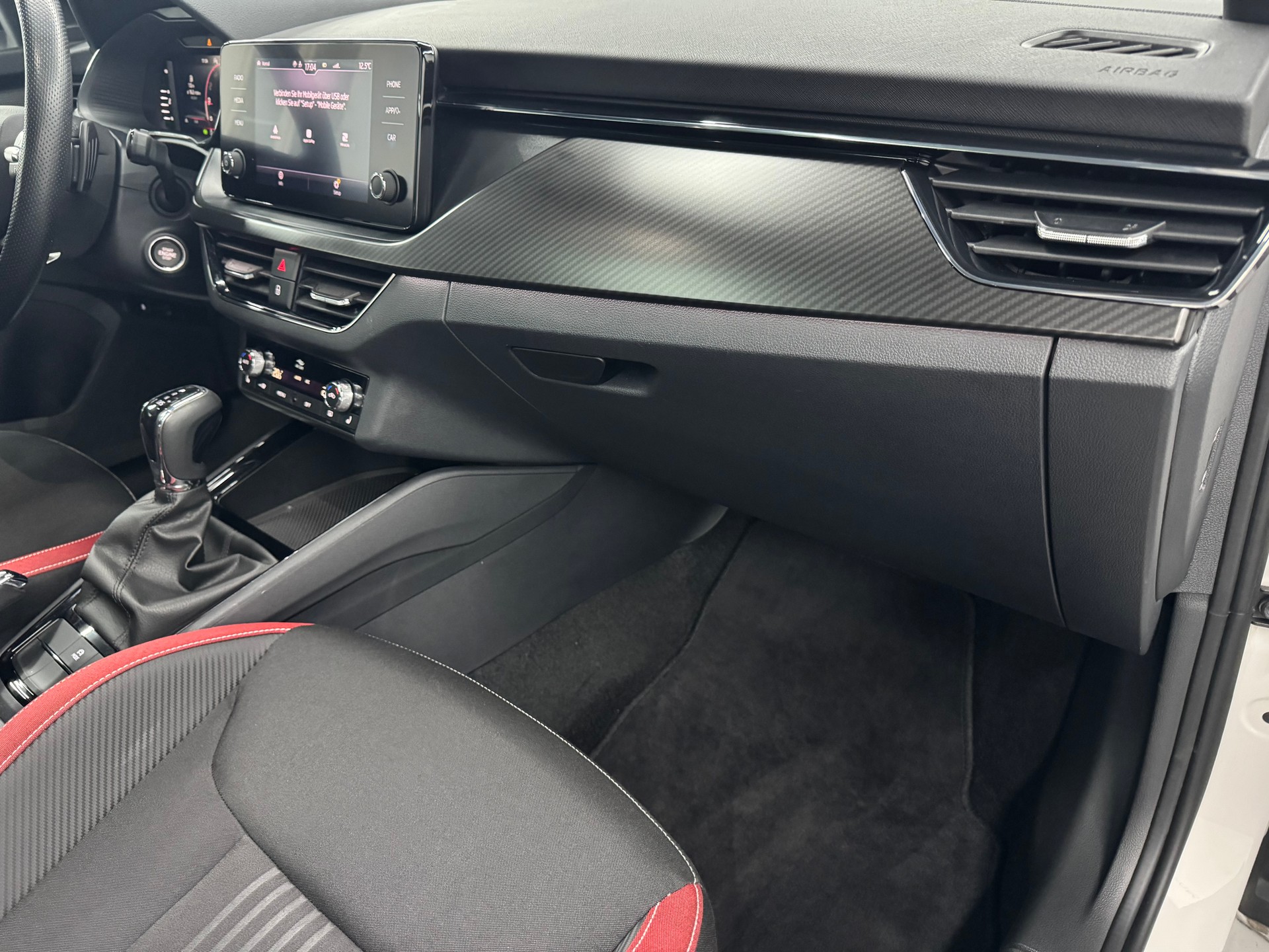 SKODA Kamiq 1.5 TSI Monte Carlo DSG-image-14