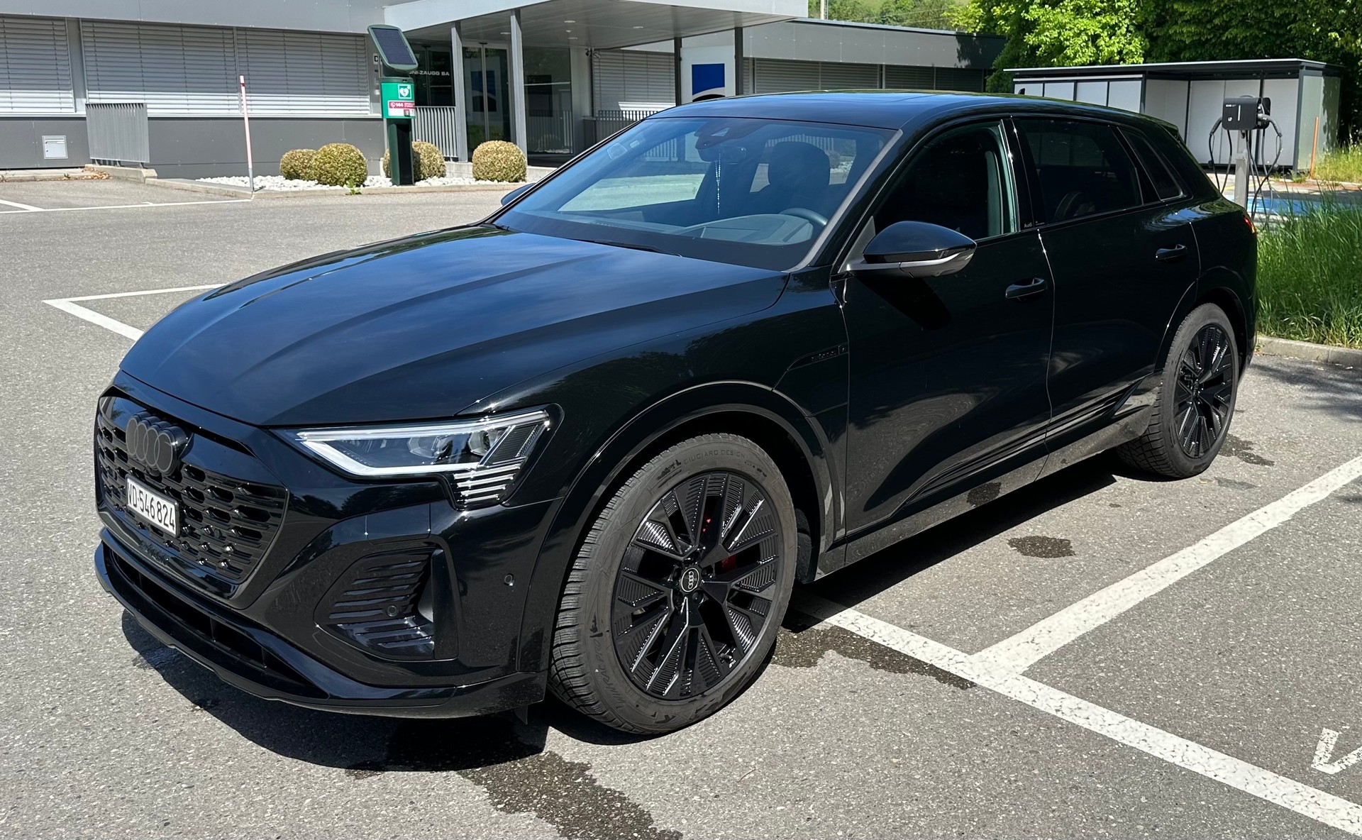 AUDI Q8 55 e-tron Black Edition quattro 408PS/300KW-image-1