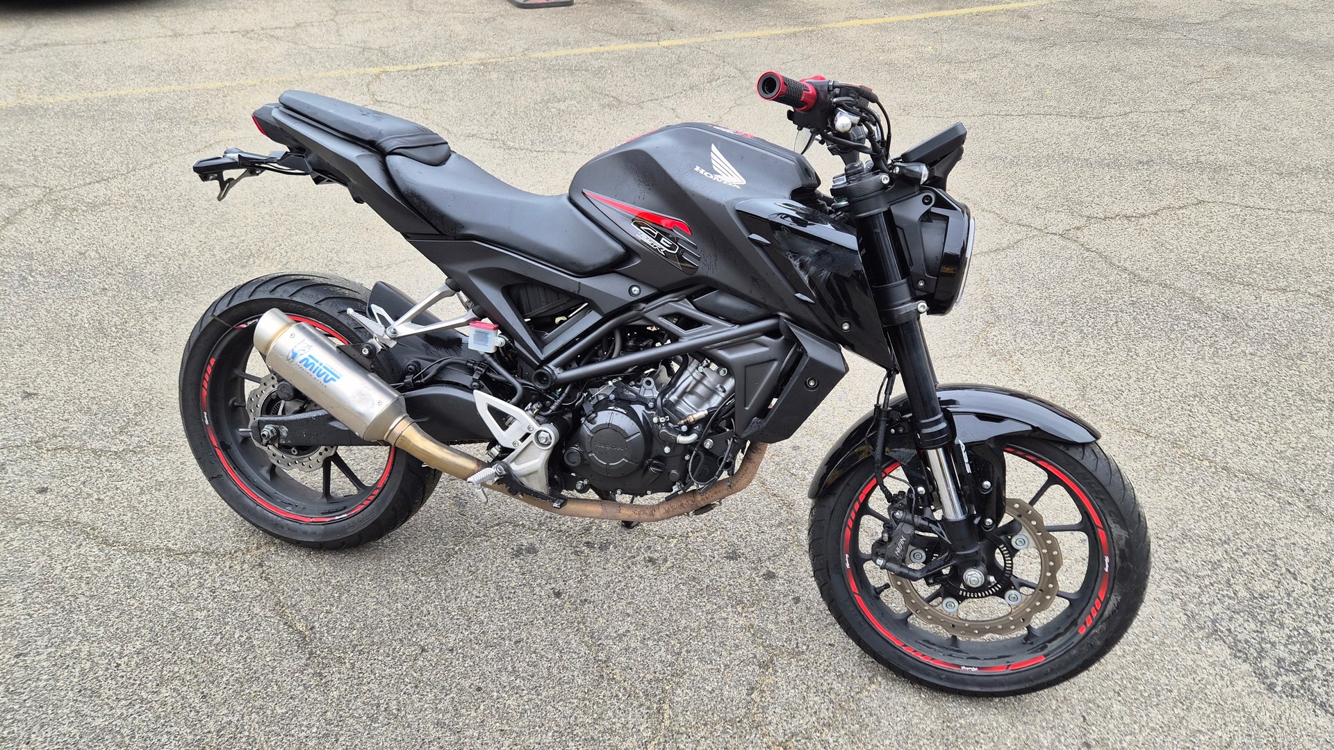 HONDA CB 125 R