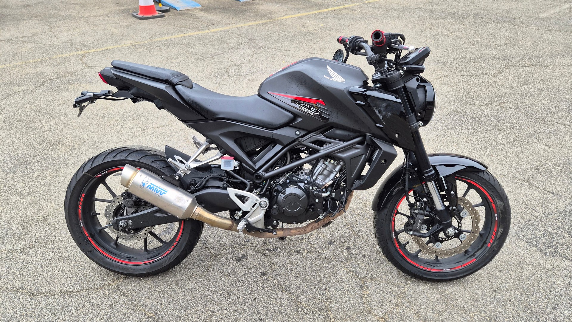 HONDA CB 125 R-image-1
