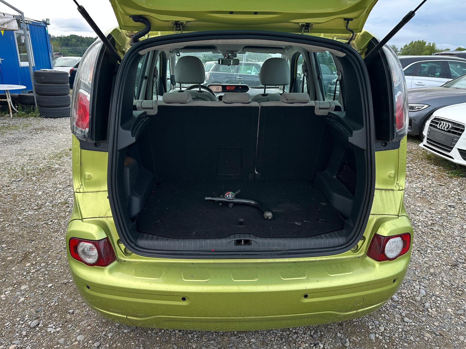 CITROEN C3 Picasso 1.6 HDi Exclusive EGS6-image-6