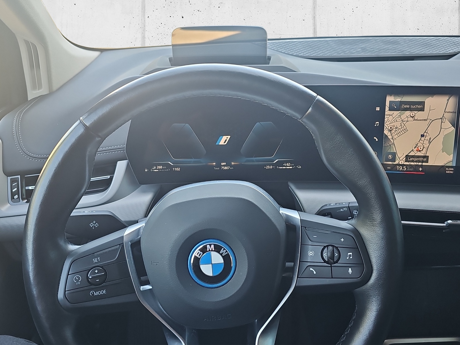 BMW 225e xDrive Active Tourer-image-11