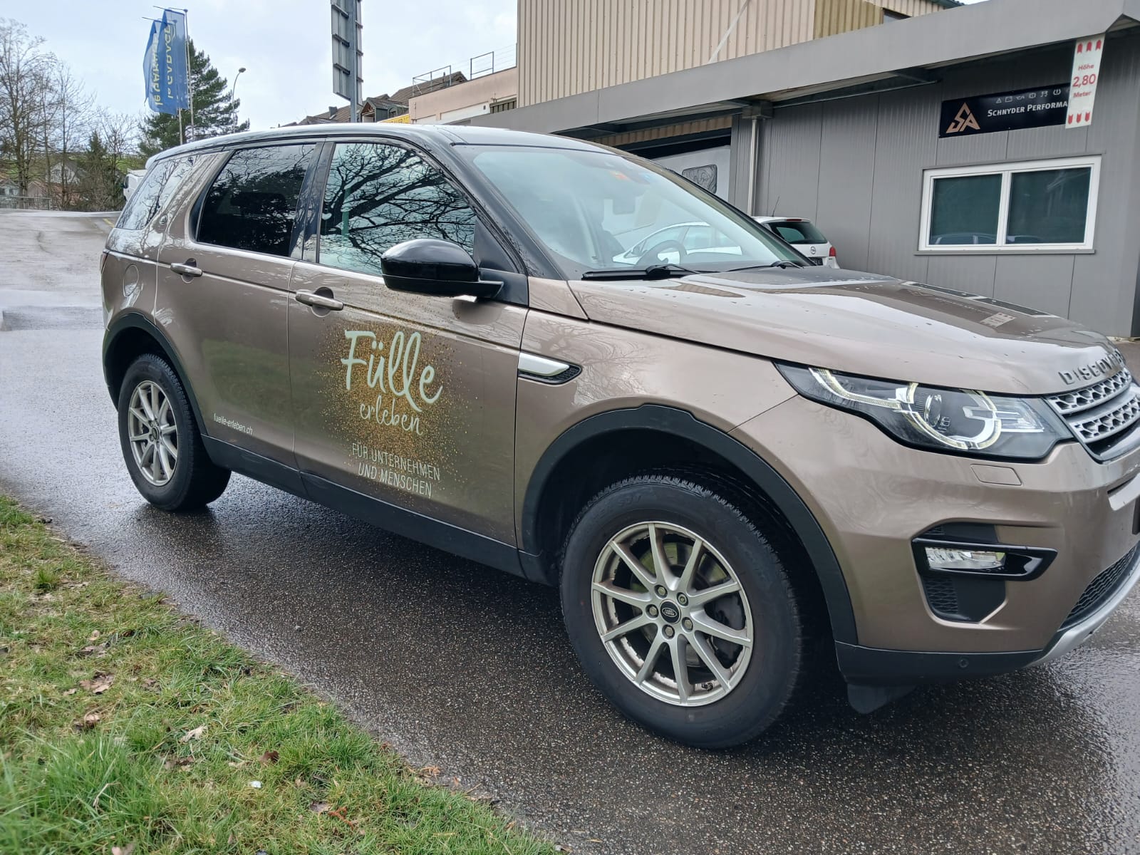 LAND ROVER Discovery Sport 2.0 Si4 HSE AT9-image-4