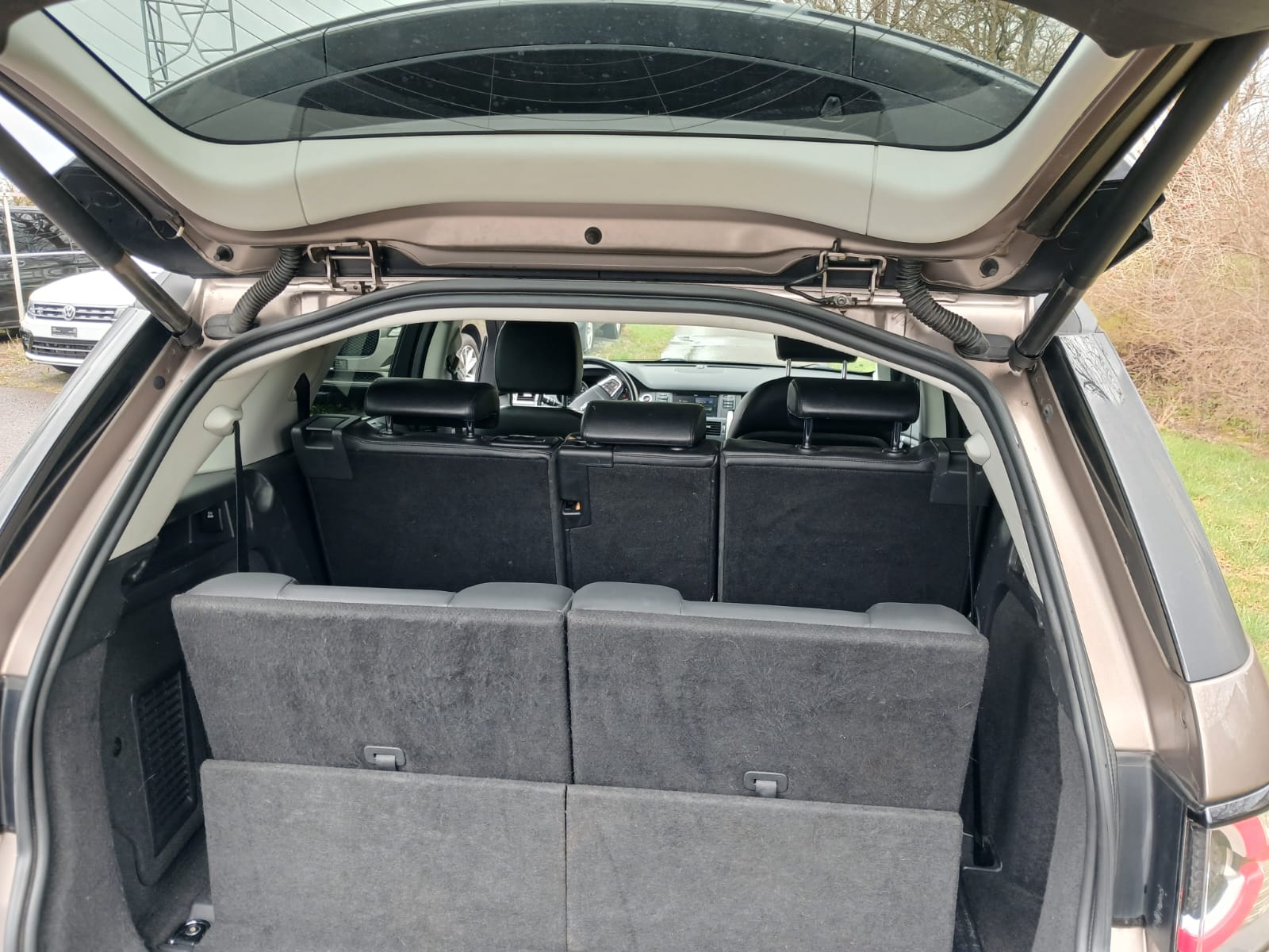 LAND ROVER Discovery Sport 2.0 Si4 HSE AT9-image-8