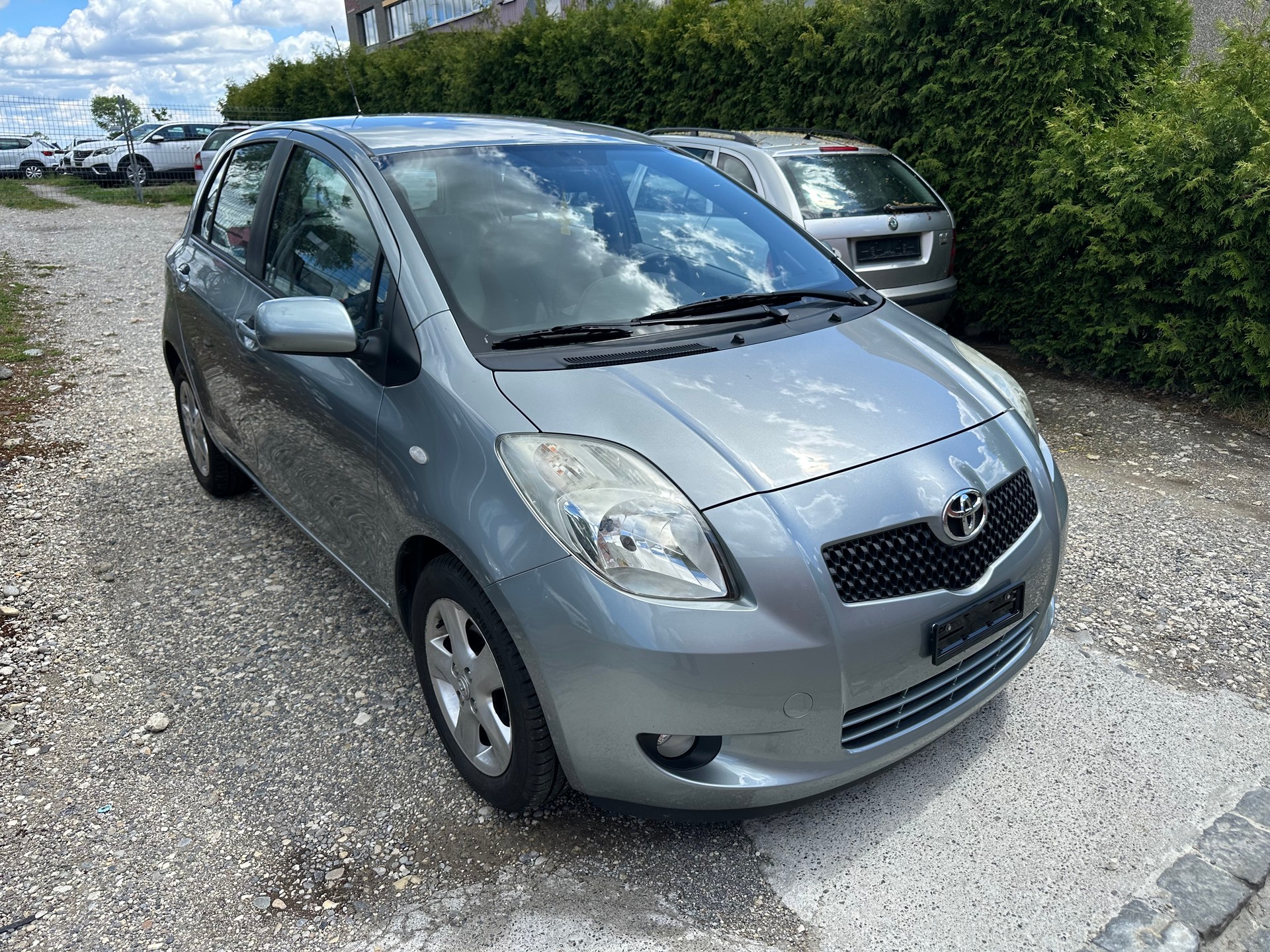 TOYOTA Yaris 1.3 Linea Sol-image-1