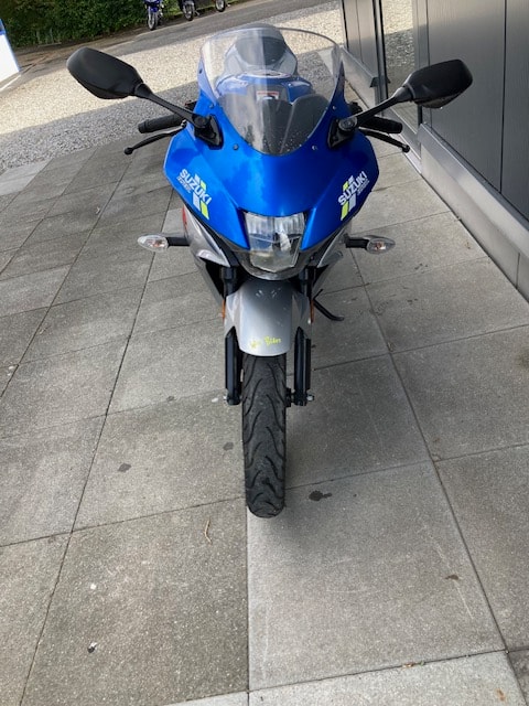 SUZUKI GSX-R 125 L7-image-2
