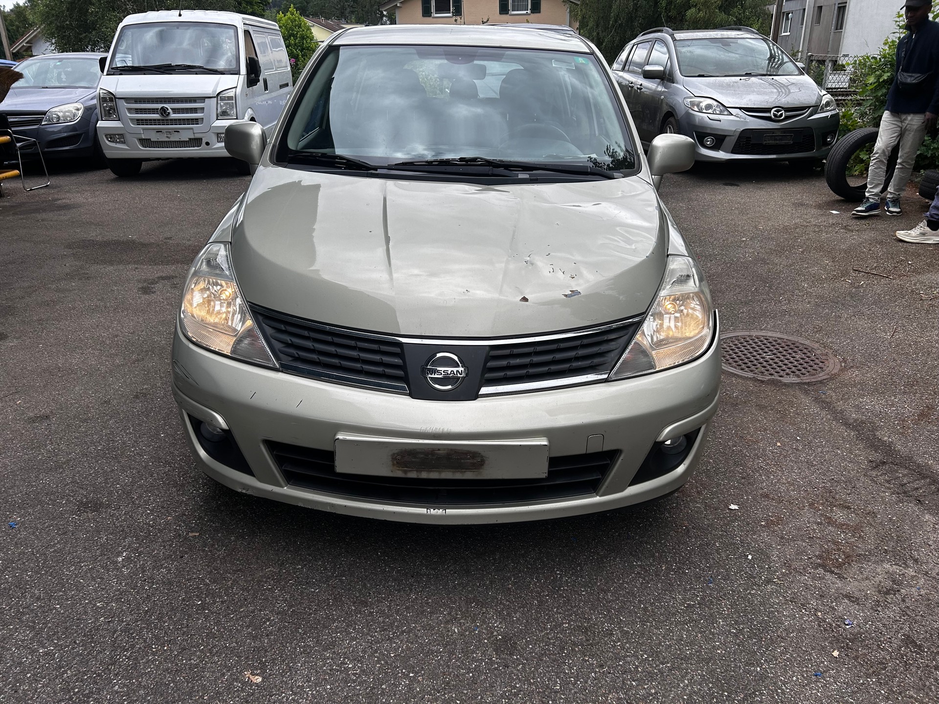 NISSAN Tiida 1.6 acenta Automatic