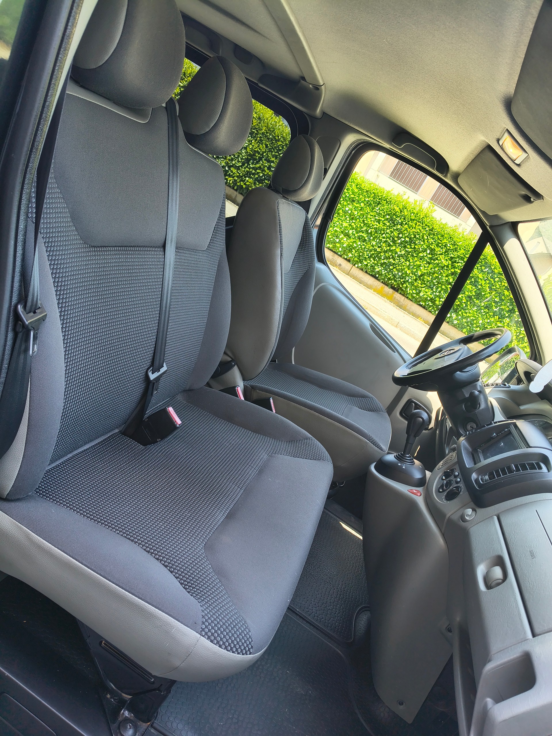 OPEL Vivaro Combi 2.5 CDTI L1H1-image-4