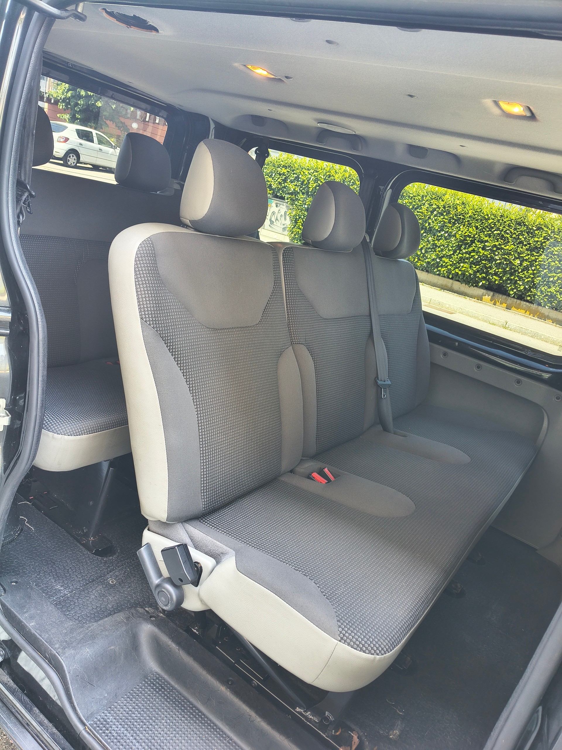 OPEL Vivaro Combi 2.5 CDTI L1H1-image-6