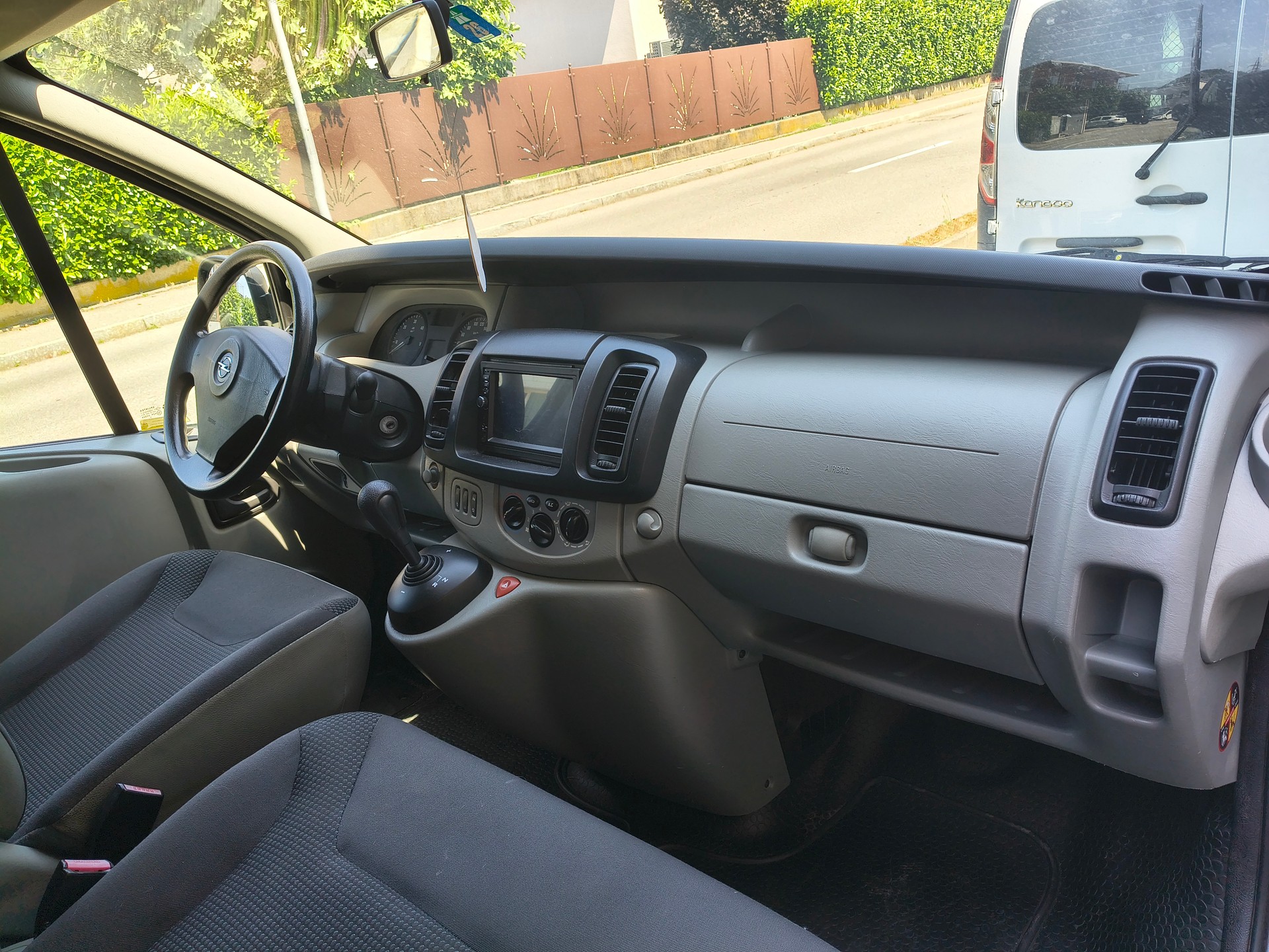 OPEL Vivaro Combi 2.5 CDTI L1H1-image-5