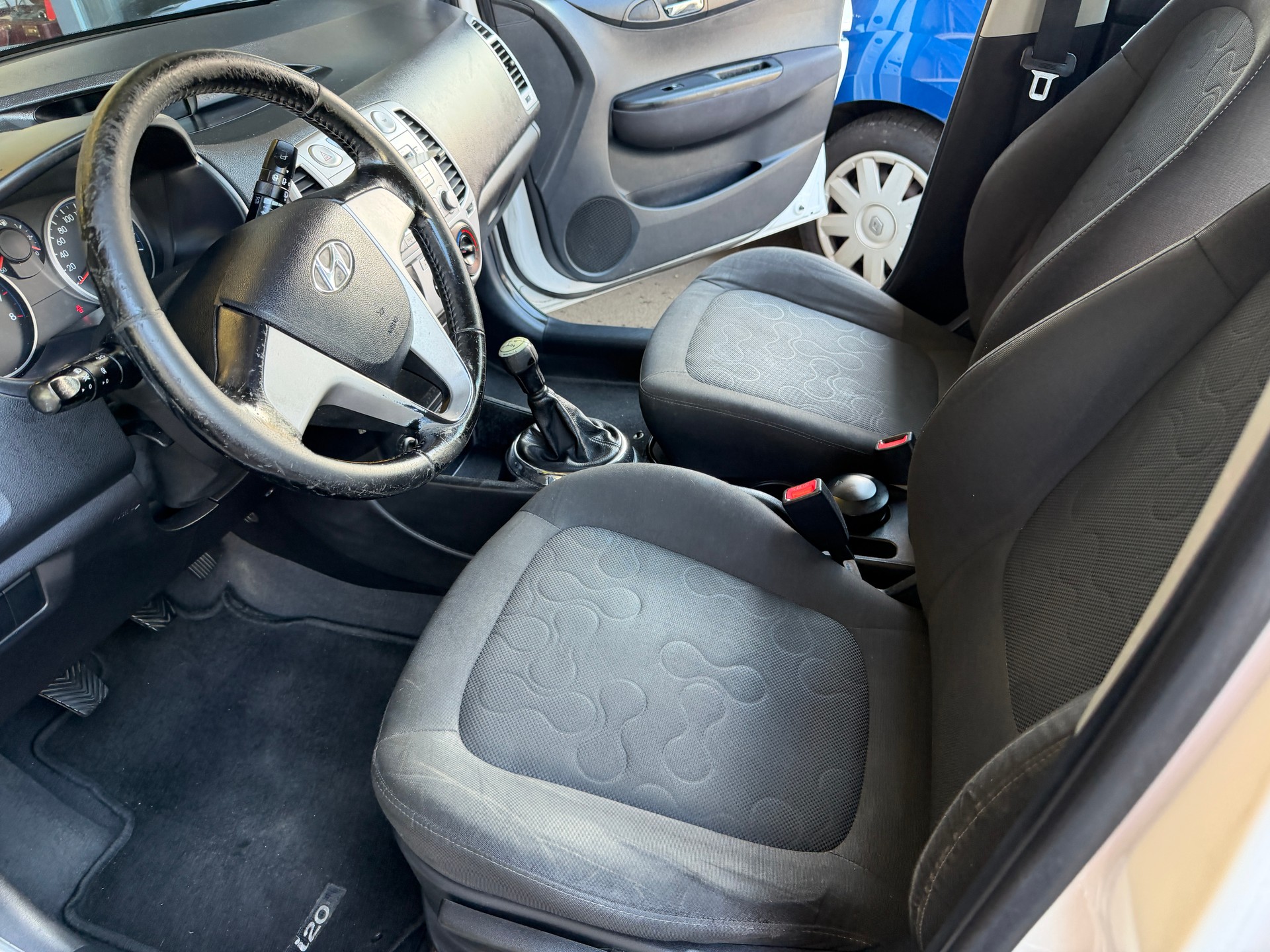 HYUNDAI i20 1.2 Comfort-image-10