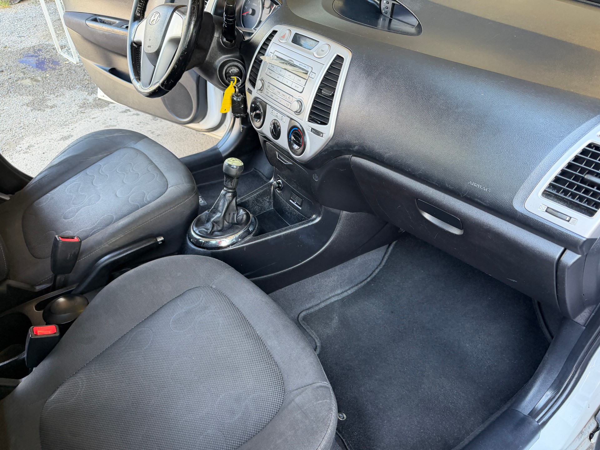 HYUNDAI i20 1.2 Comfort-image-8