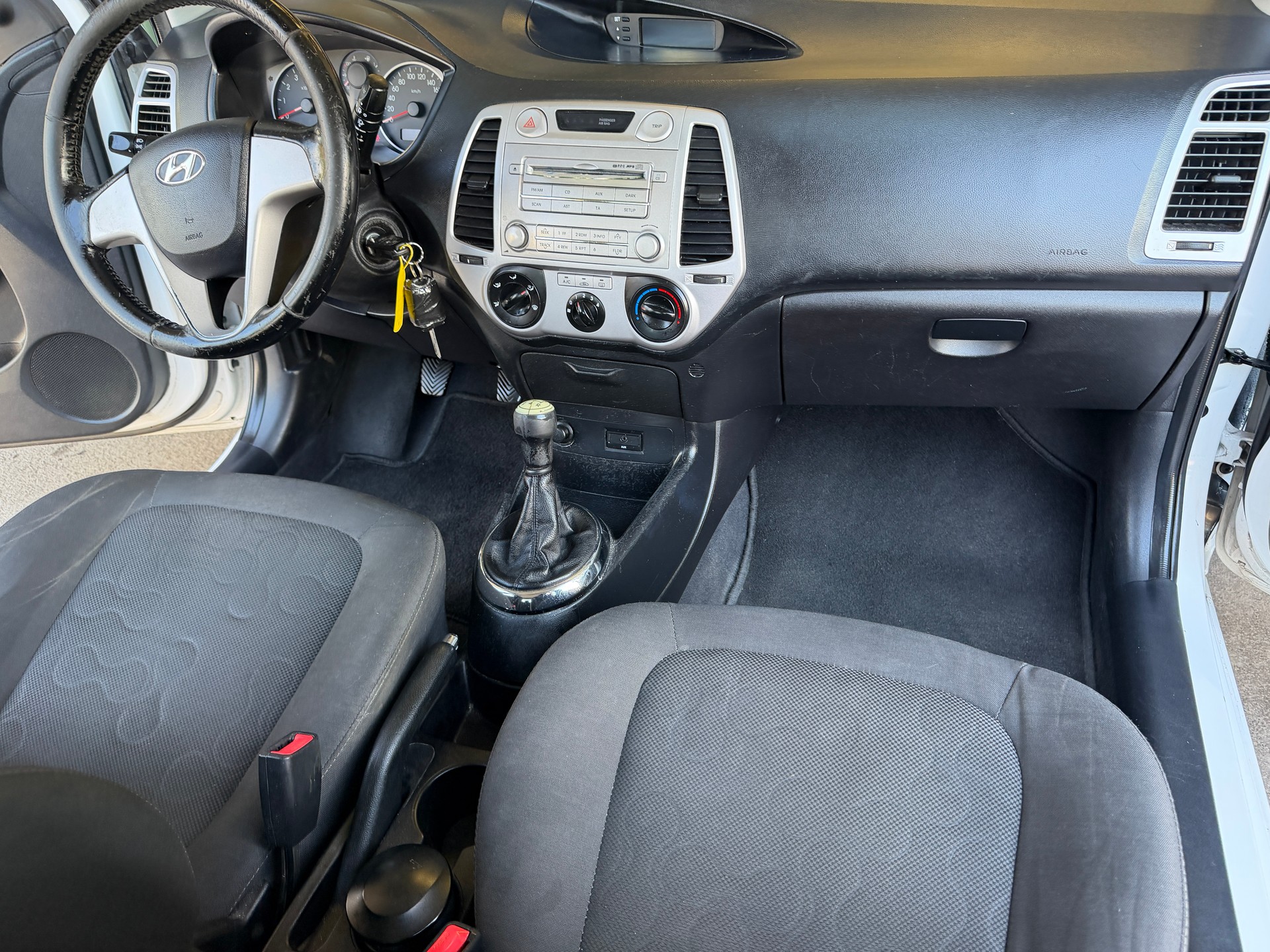 HYUNDAI i20 1.2 Comfort-image-6