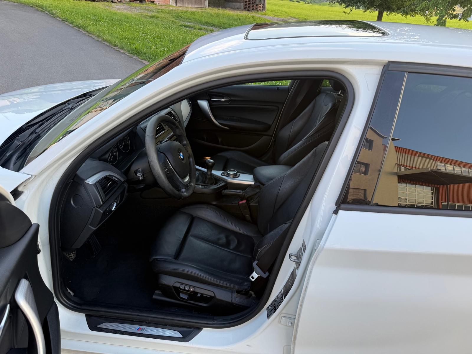 BMW 120d xDrive-image-12