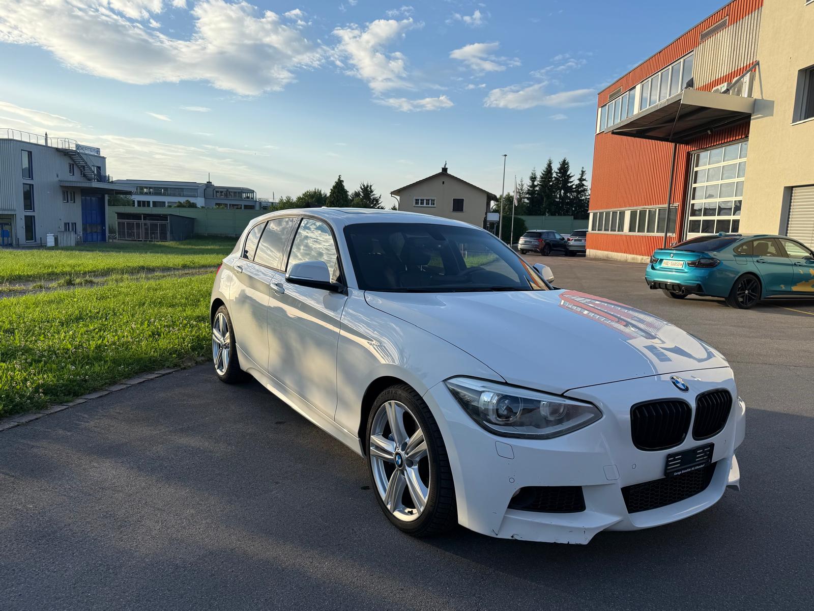 BMW 120d xDrive-showroom-element-3