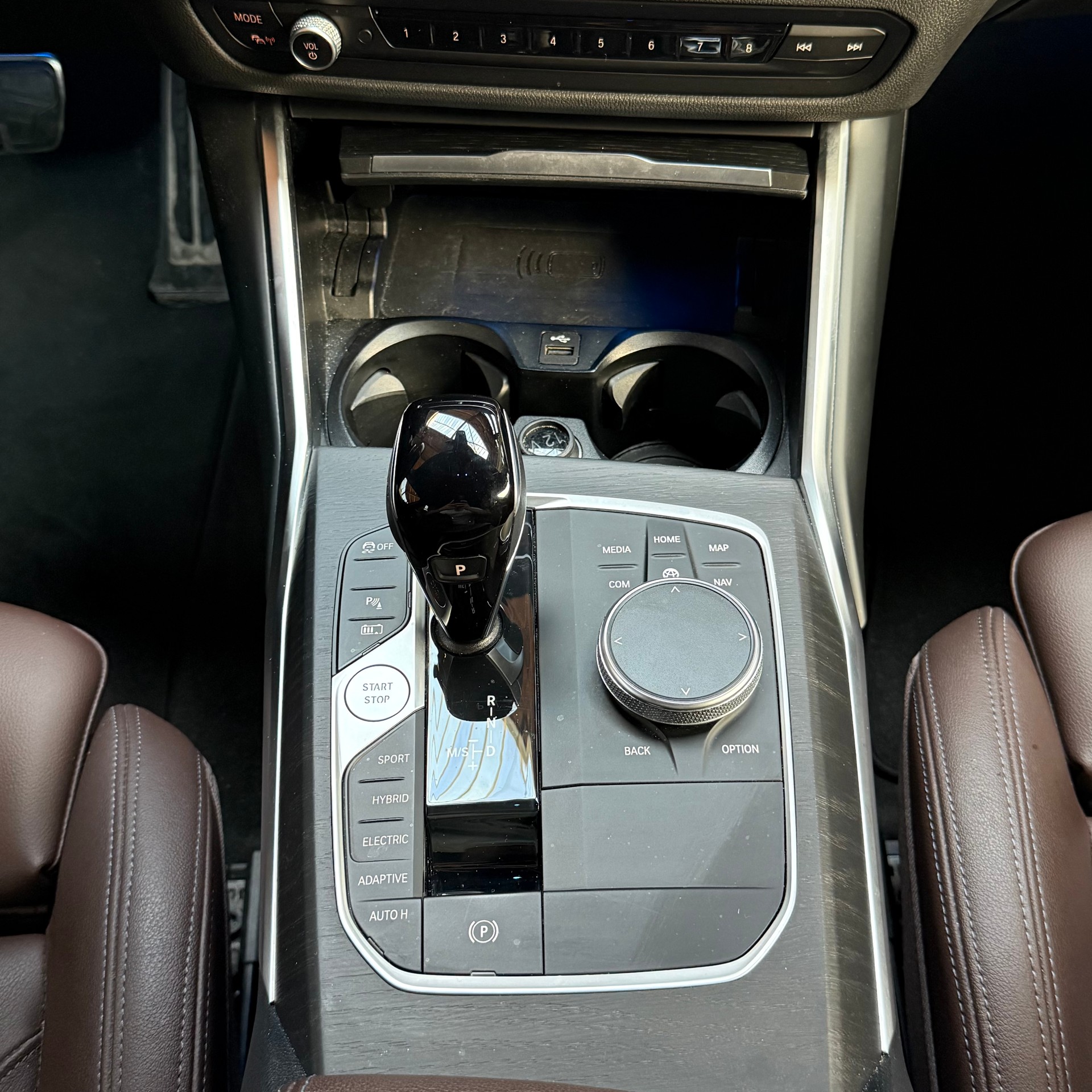 BMW 330e xDrive M Sport Steptronic Swiss-image-9