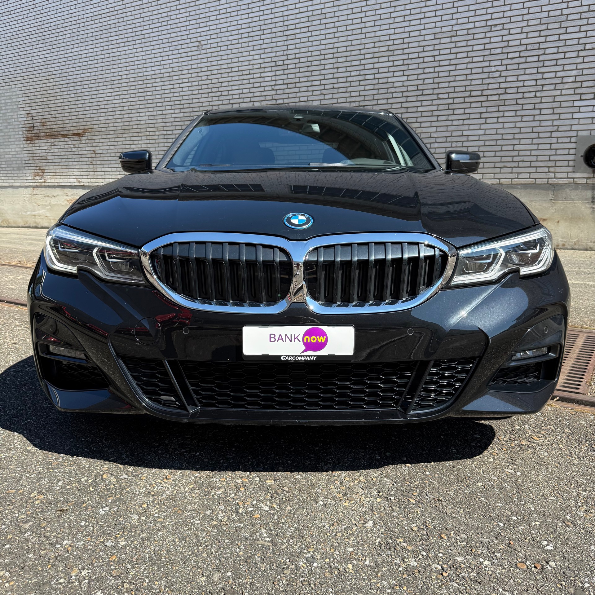 BMW 330e xDrive M Sport Steptronic Swiss-showroom-element-1